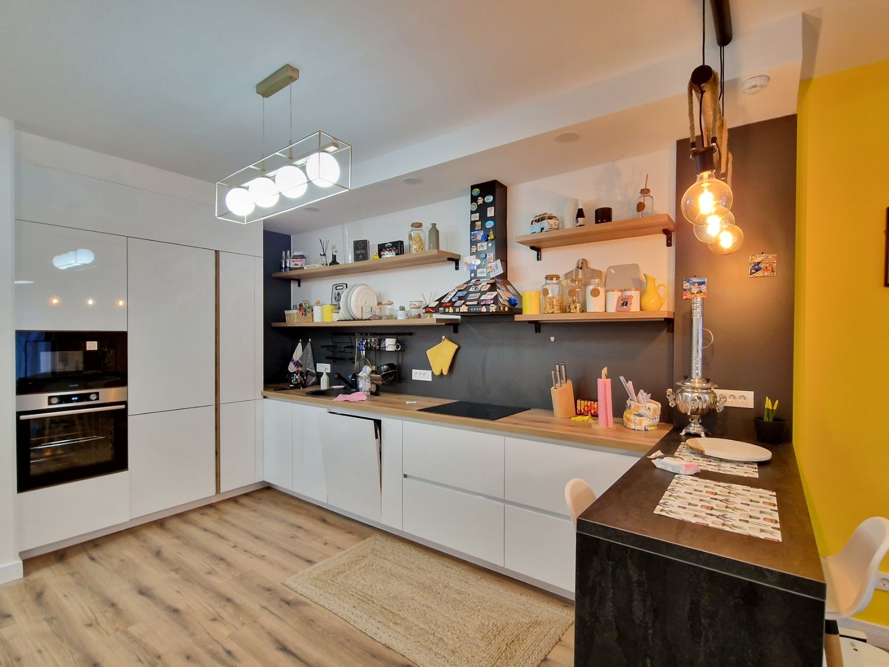 Luksuzan trosoban penthouse 105m2 plus 220m2 terasa sa panoramskim pogledom na more i grad, - Amfora Real Estate