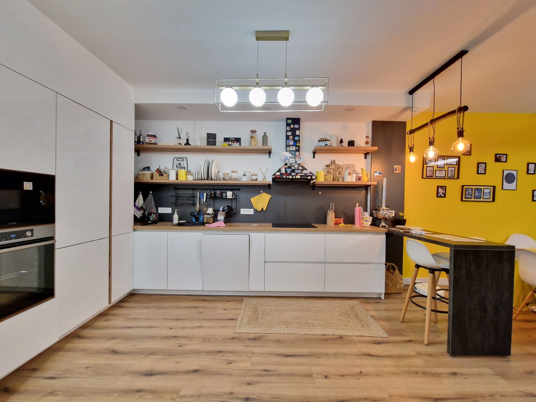 Luksuzan trosoban penthouse 105m2 plus 220m2 terasa sa panoramskim pogledom na more i grad, - Amfora Real Estate