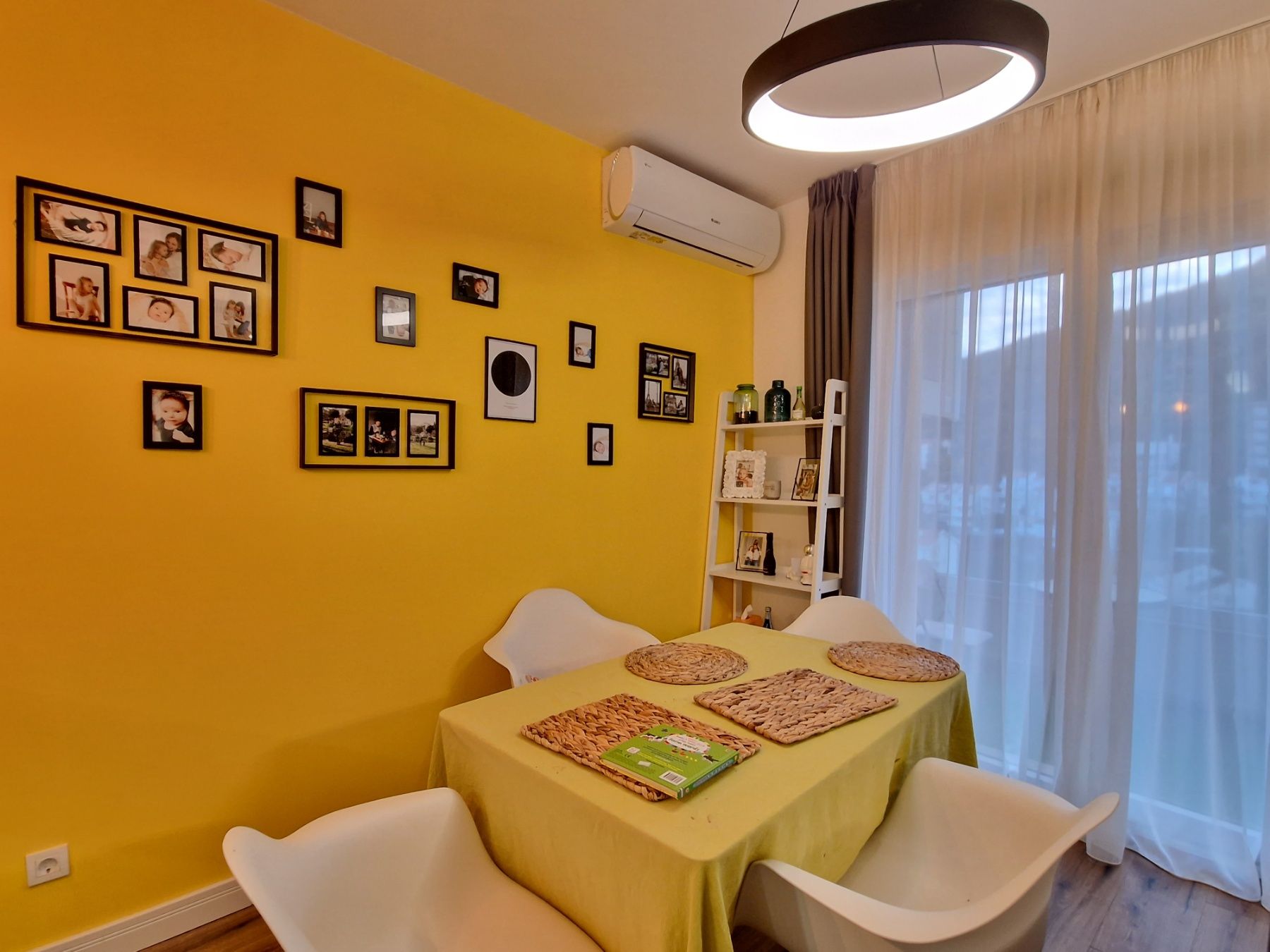 Luksuzan trosoban penthouse 105m2 plus 220m2 terasa sa panoramskim pogledom na more i grad, - Amfora Real Estate