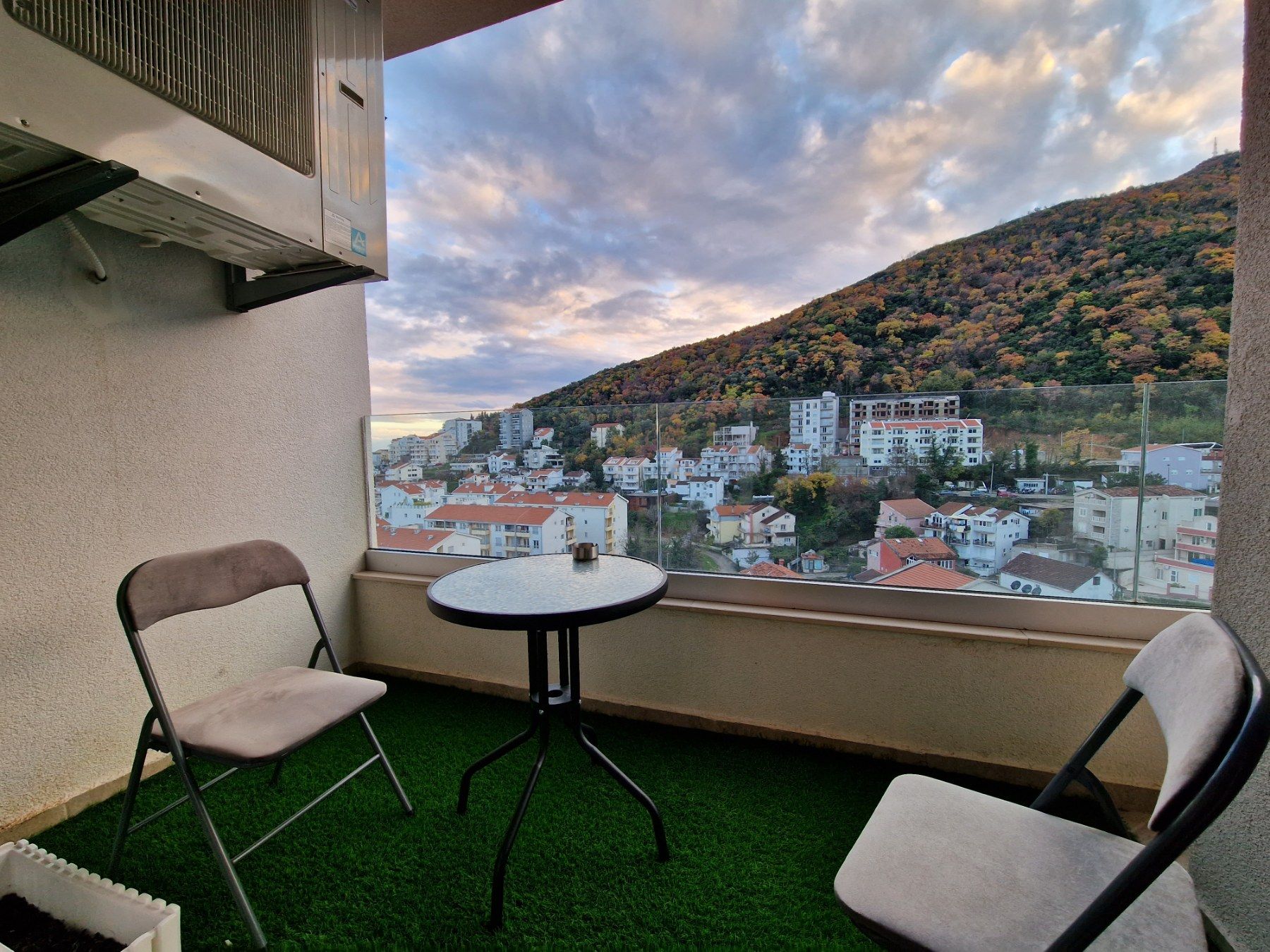 Luksuzan trosoban penthouse 105m2 plus 220m2 terasa sa panoramskim pogledom na more i grad, - Amfora Real Estate