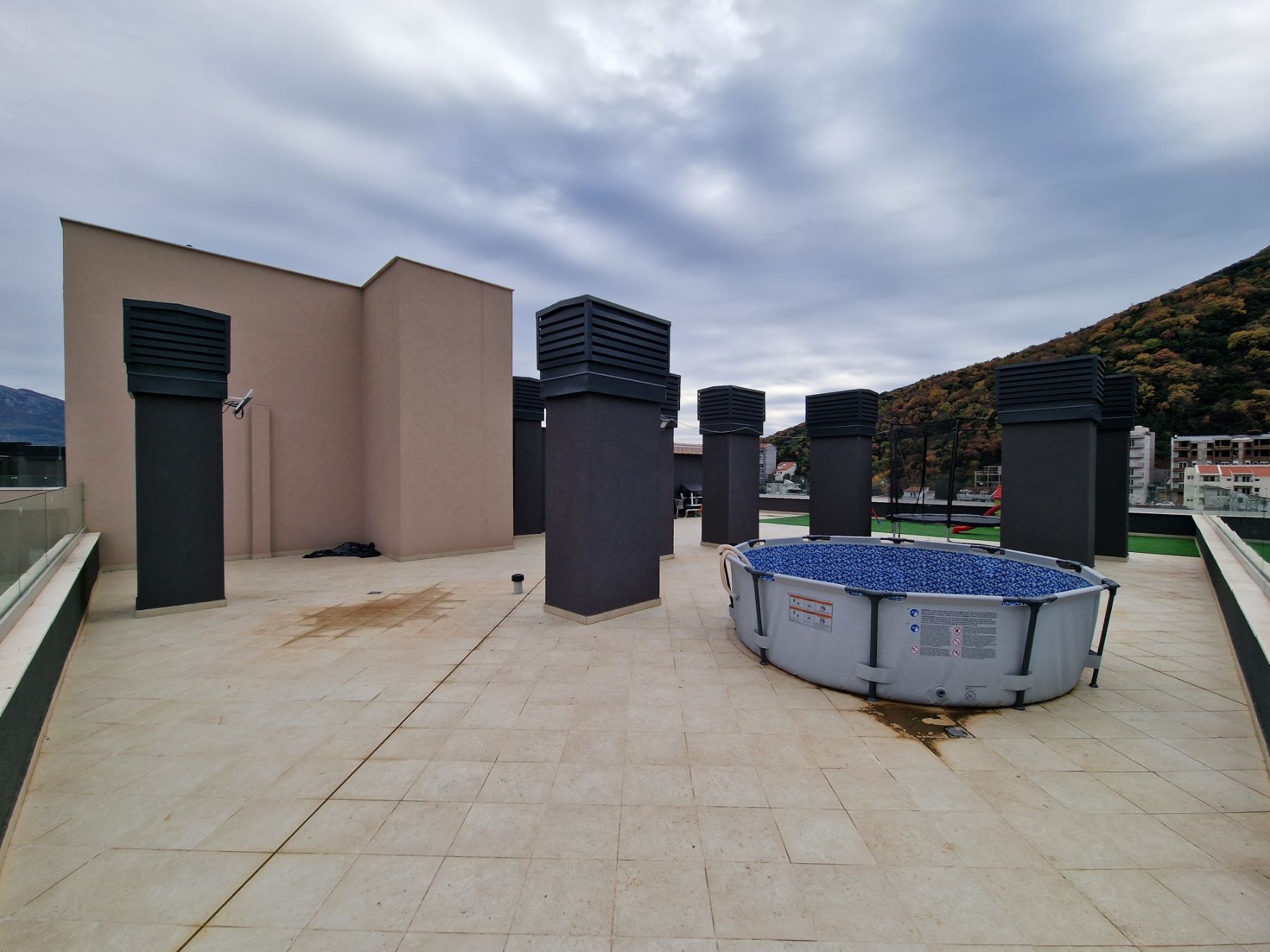 Luksuzan trosoban penthouse 105m2 plus 220m2 terasa sa panoramskim pogledom na more i grad, - Amfora Real Estate