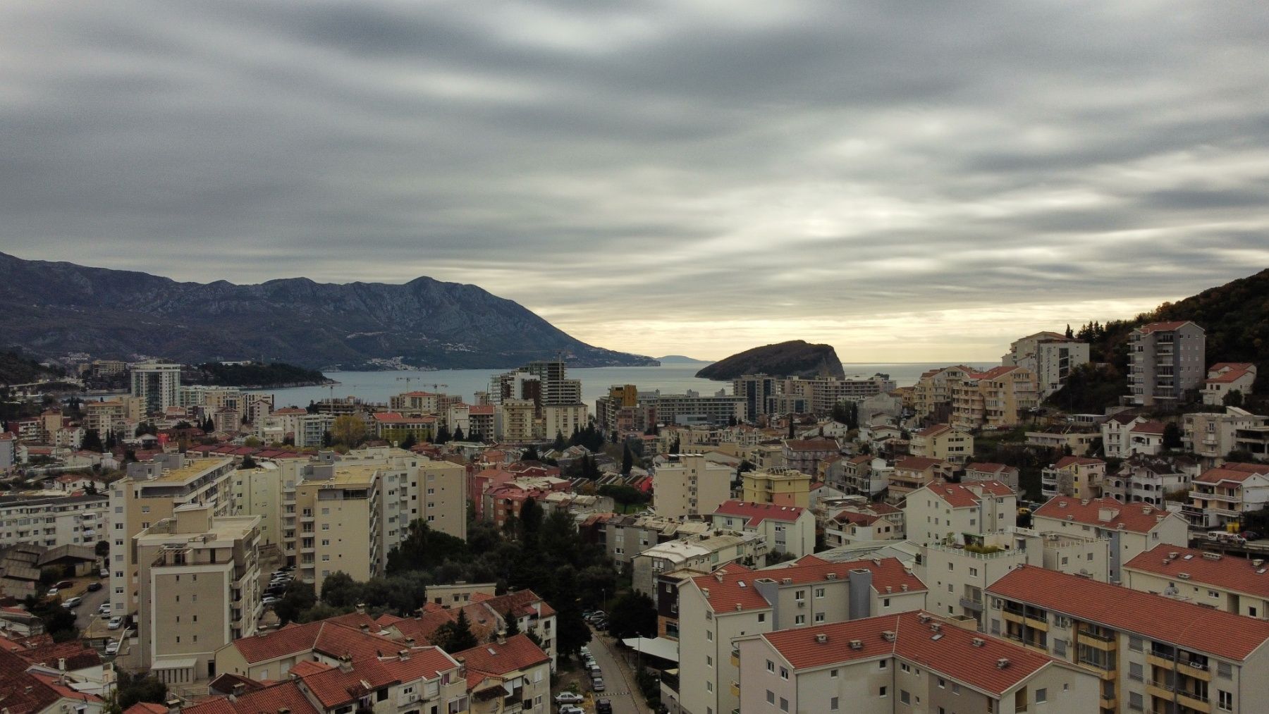 Luksuzan trosoban penthouse 105m2 plus 220m2 terasa sa panoramskim pogledom na more i grad, - Amfora Real Estate