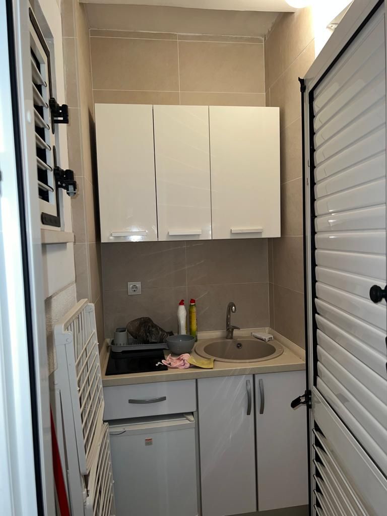 Trosoban namesten stan povrsine 100m2 na prvoj liniji od mora,Petrovac - Amfora Real Estate