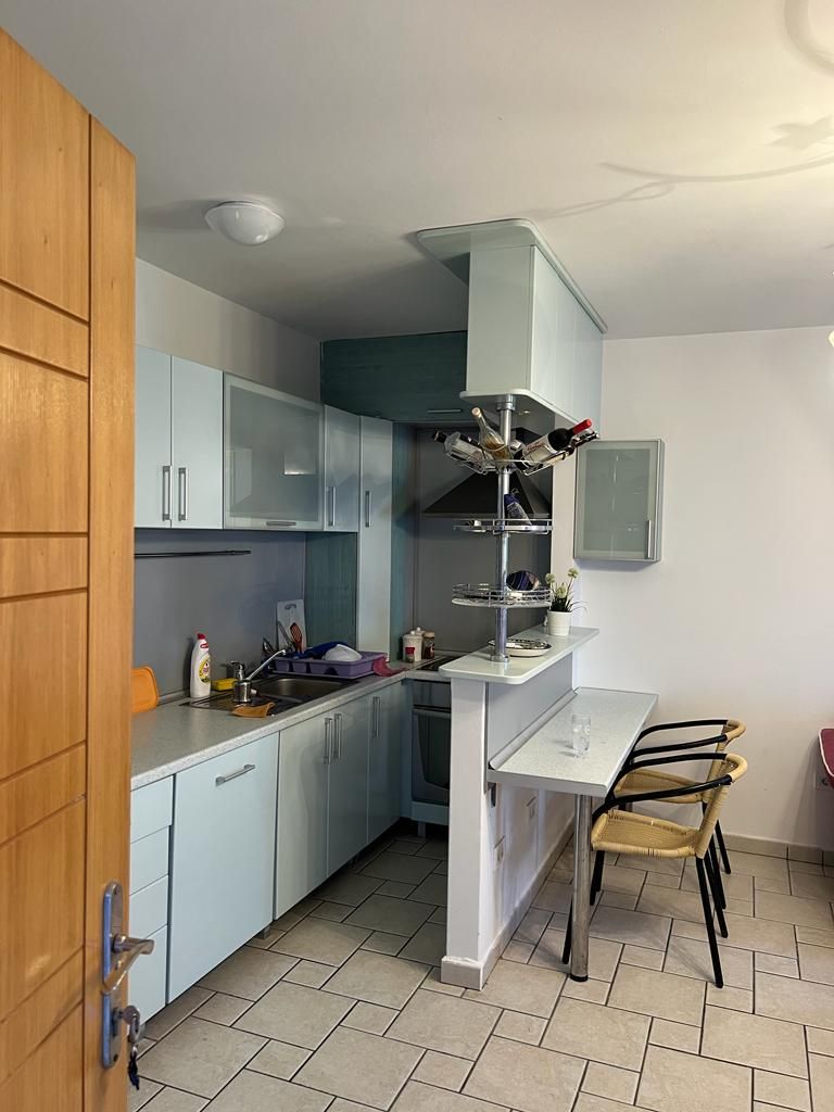 Trosoban namesten stan povrsine 100m2 na prvoj liniji od mora,Petrovac - Amfora Real Estate