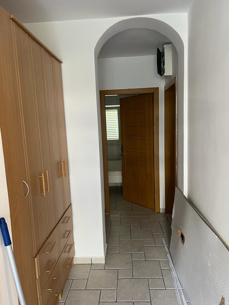 Trosoban namesten stan povrsine 100m2 na prvoj liniji od mora,Petrovac - Amfora Real Estate