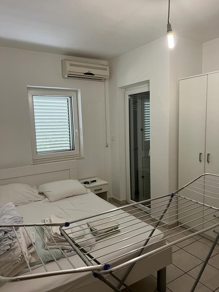 Trosoban namesten stan povrsine 100m2 na prvoj liniji od mora,Petrovac - Amfora Real Estate
