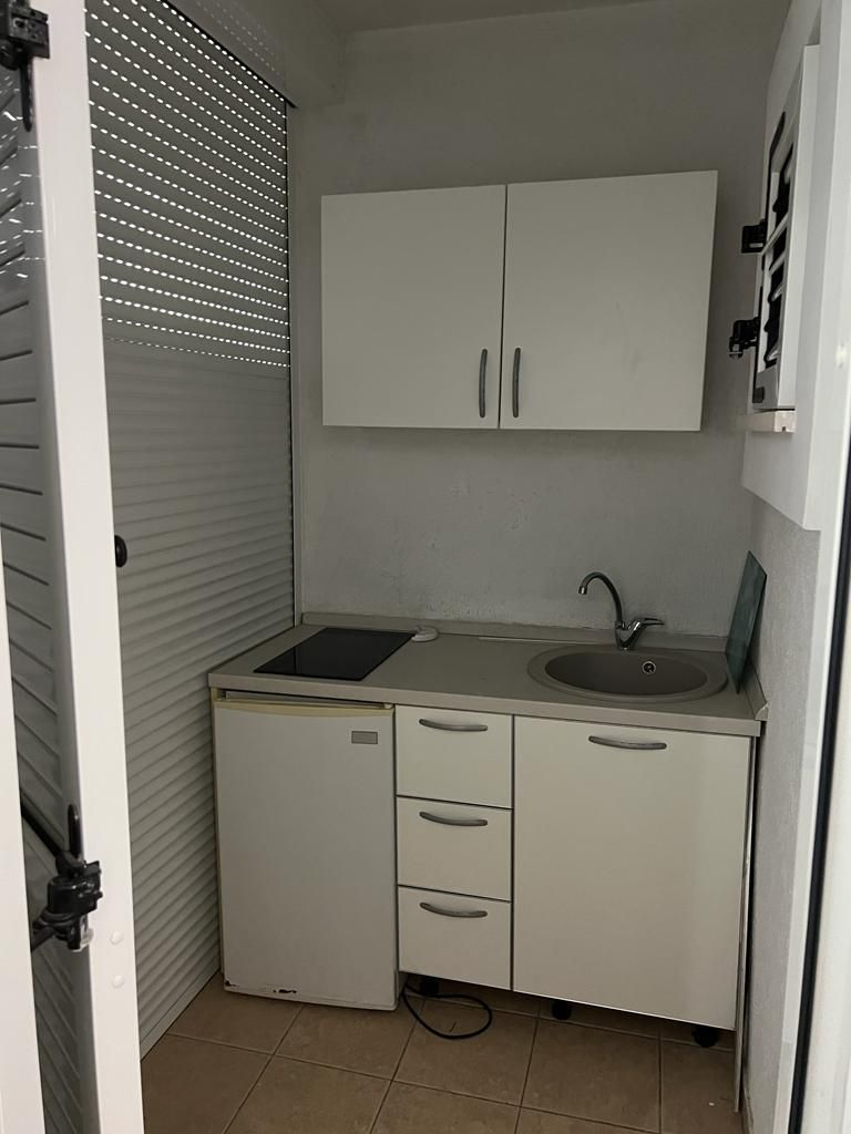 Trosoban namesten stan povrsine 100m2 na prvoj liniji od mora,Petrovac - Amfora Real Estate