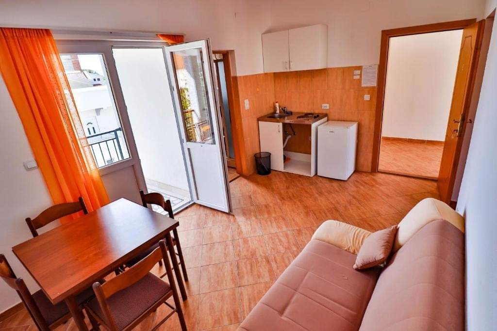 Trosprata kuća 340m2 sa panoramskim pogledom na more,Dobre vode (Veliki pesak),opština Bar. - Amfora Real Estate