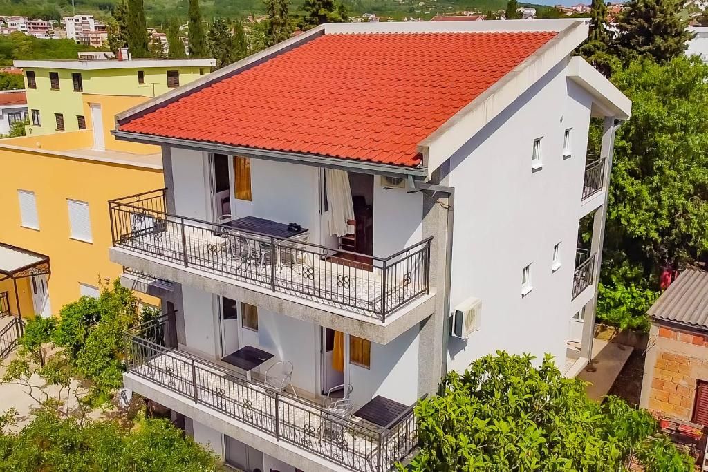 Trosprata kuća 340m2 sa panoramskim pogledom na more,Dobre vode (Veliki pesak),opština Bar. - Amfora Real Estate