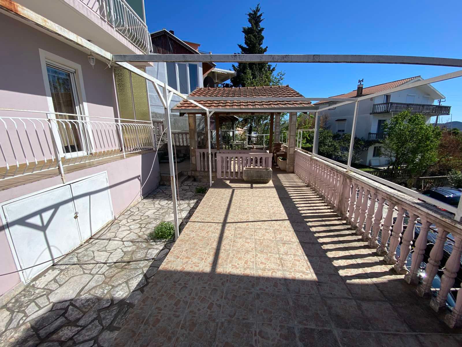 Trospratna kuća 180m2 sa panoramskim pogledom na more,Kava-Tivat. - Amfora Real Estate