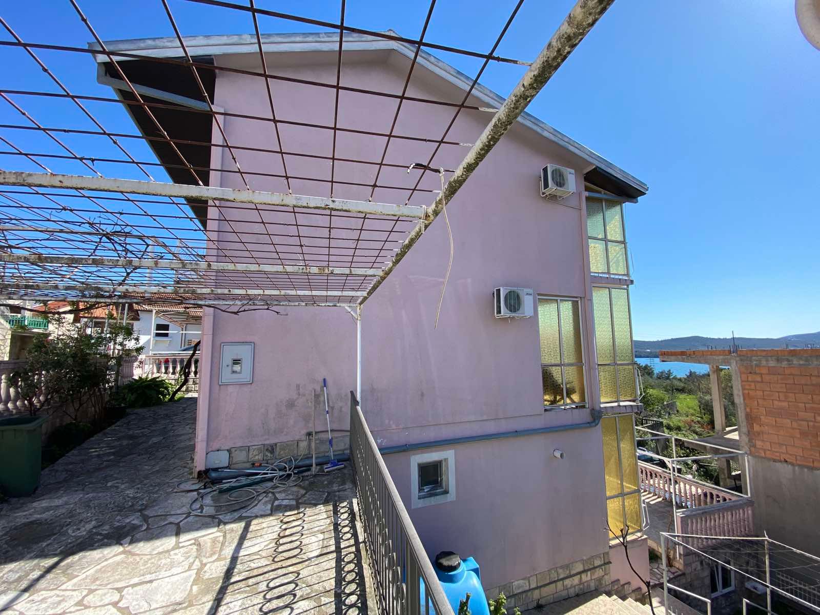 Trospratna kuća 180m2 sa panoramskim pogledom na more,Kava-Tivat. - Amfora Real Estate