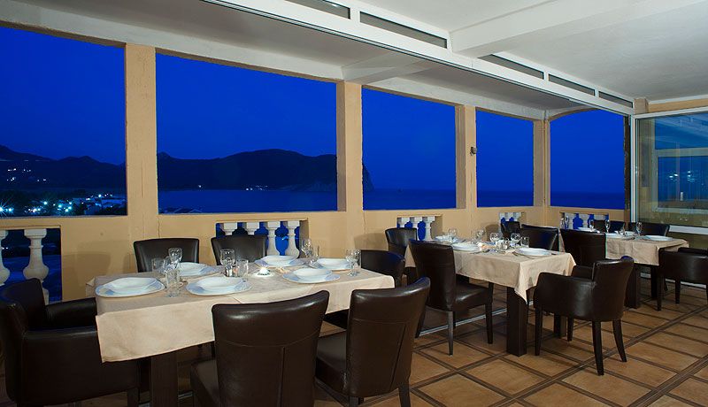 Prodaje se ugostiteljsko-turistički kompleks sa restoranom,Buljarica,opština Budva. - Amfora Real Estate