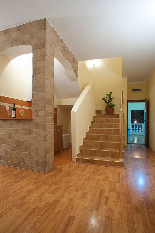 Prodaje se ugostiteljsko-turistički kompleks sa restoranom,Buljarica,opština Budva. - Amfora Real Estate