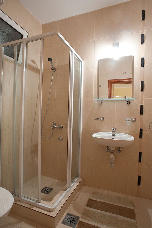 Prodaje se ugostiteljsko-turistički kompleks sa restoranom,Buljarica,opština Budva. - Amfora Real Estate