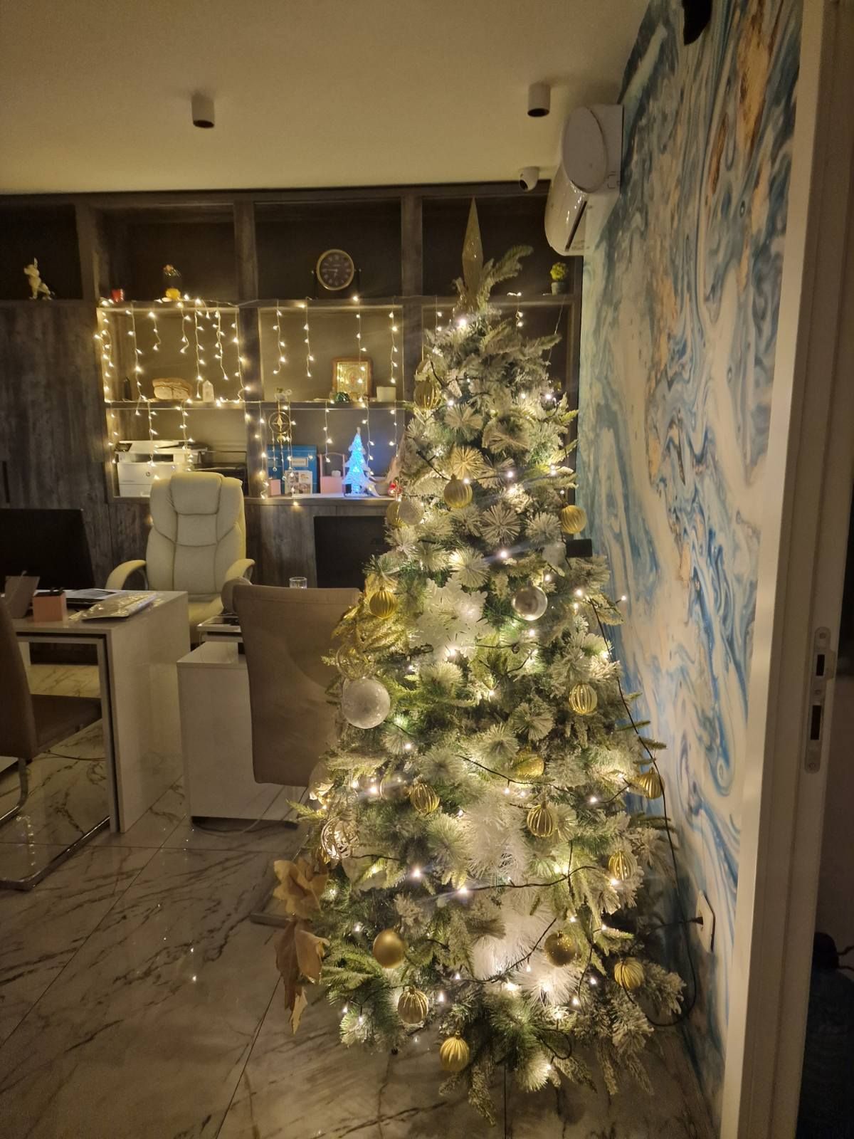 Prodaje se nov profesionalno opremljen kancelarijski / poslovni prostor 45m2 u kompleksu The Old Bakery u Budvi. - Amfora Real Estate