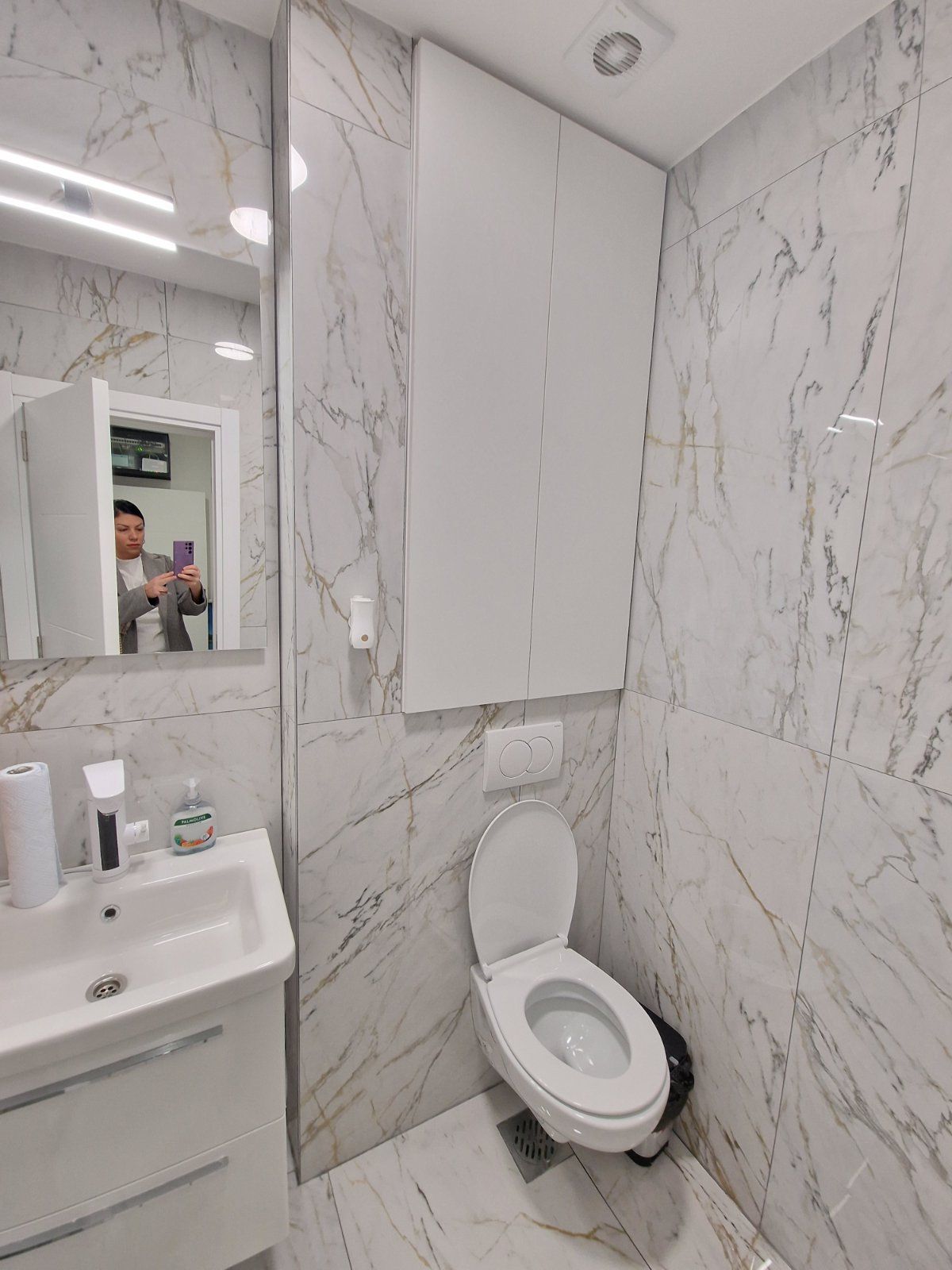 Prodaje se nov profesionalno opremljen kancelarijski / poslovni prostor 45m2 u kompleksu The Old Bakery u Budvi. - Amfora Real Estate