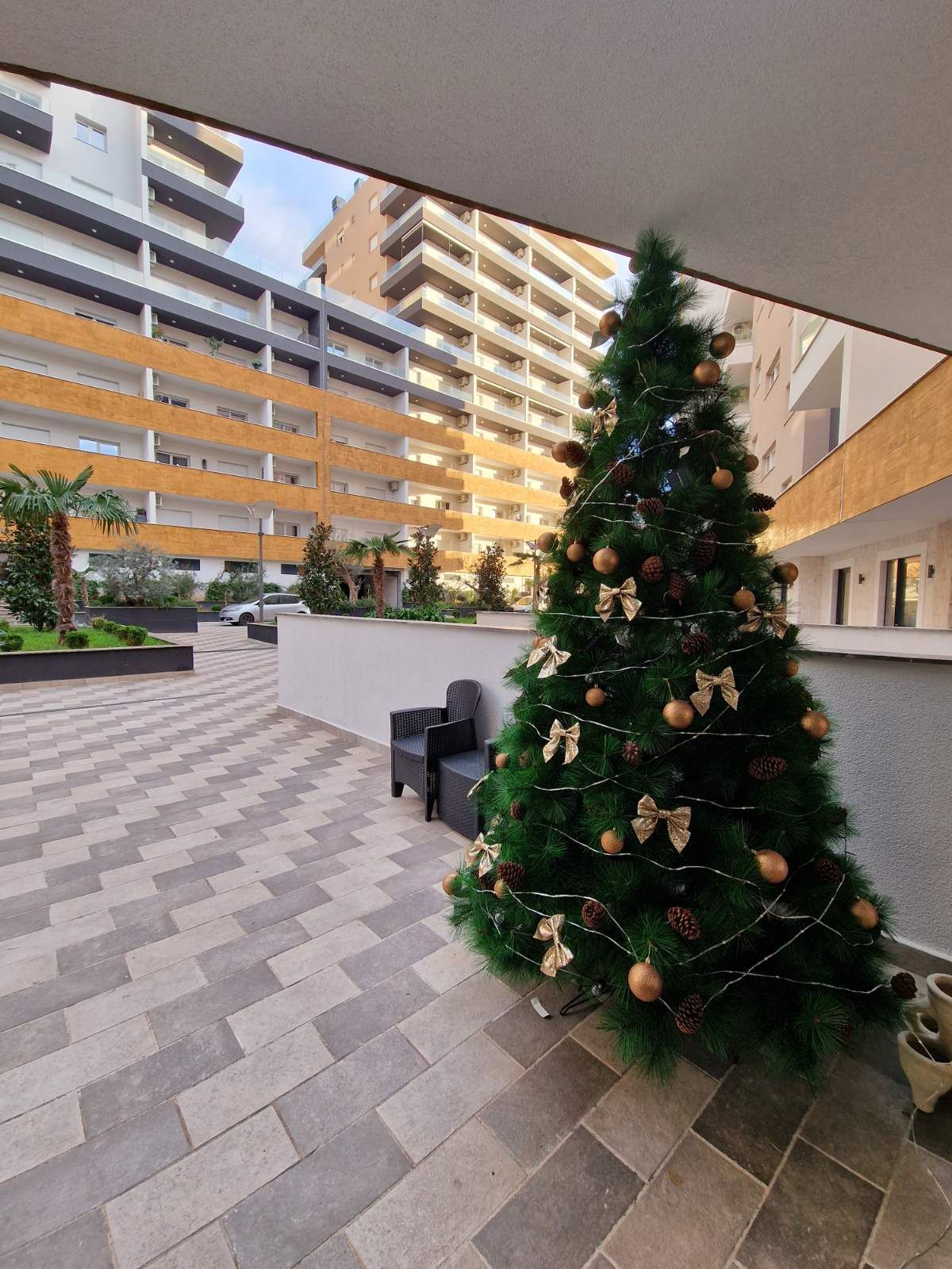 Prodaje se nov profesionalno opremljen kancelarijski / poslovni prostor 45m2 u kompleksu The Old Bakery u Budvi. - Amfora Real Estate