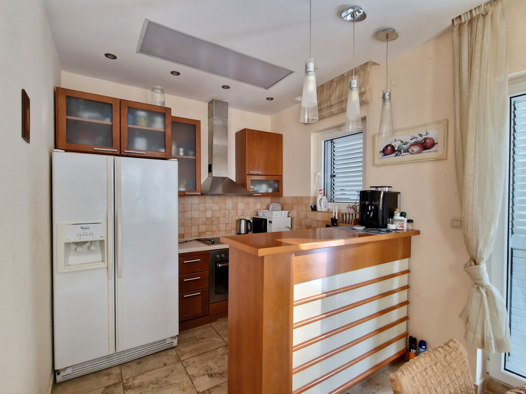 Dvospratna kuća 240m2 sa panoramskim pogledom na samo 50 metara od mora,Sveti Stefan-Budva.  (NA DUZI PERIOD,DOSTUPNO OD 26.07.2025) - Amfora Real Estate