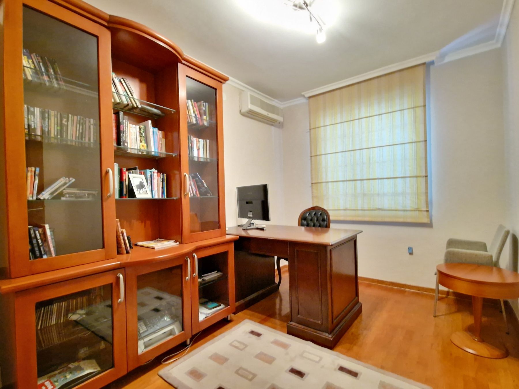 Dvospratna kuća 240m2 sa panoramskim pogledom na samo 50 metara od mora,Sveti Stefan-Budva.  (NA DUZI PERIOD,DOSTUPNO OD 26.07.2025) - Amfora Real Estate