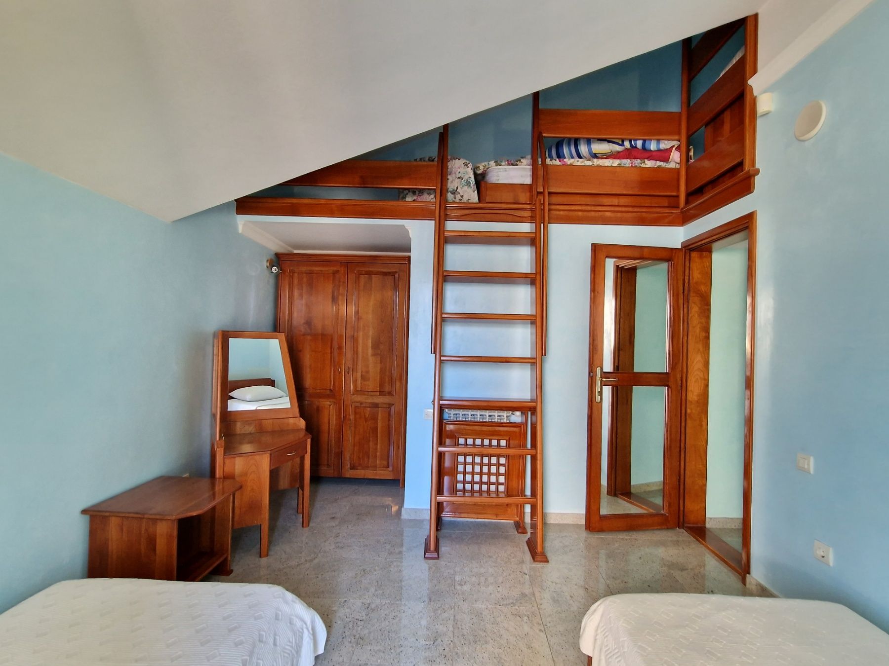 Dupleks trosoban stan 100m2 sa fantastičnim pogledom na more,Sveti Stefan (NA DUZI VREMENSKI PERIOD) - Amfora Real Estate