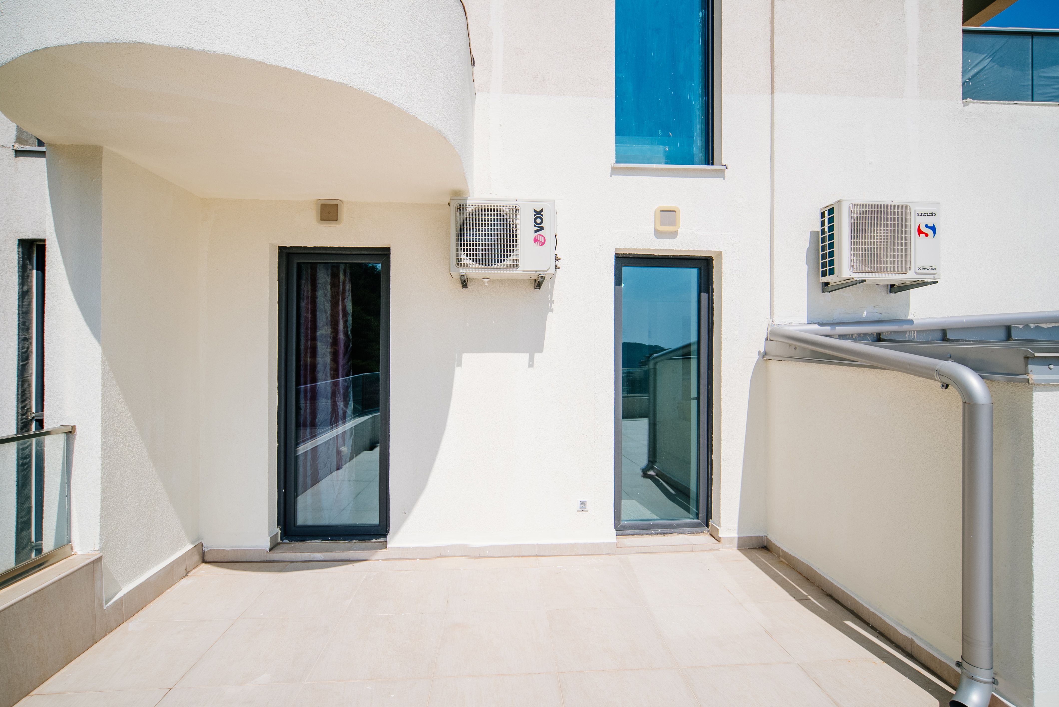 Prodaja luksuznog trosobnog penthausa 233 m² sa panoramskim pogledom na more u novom kompleksu – Bečići, Budva - Amfora Real Estate