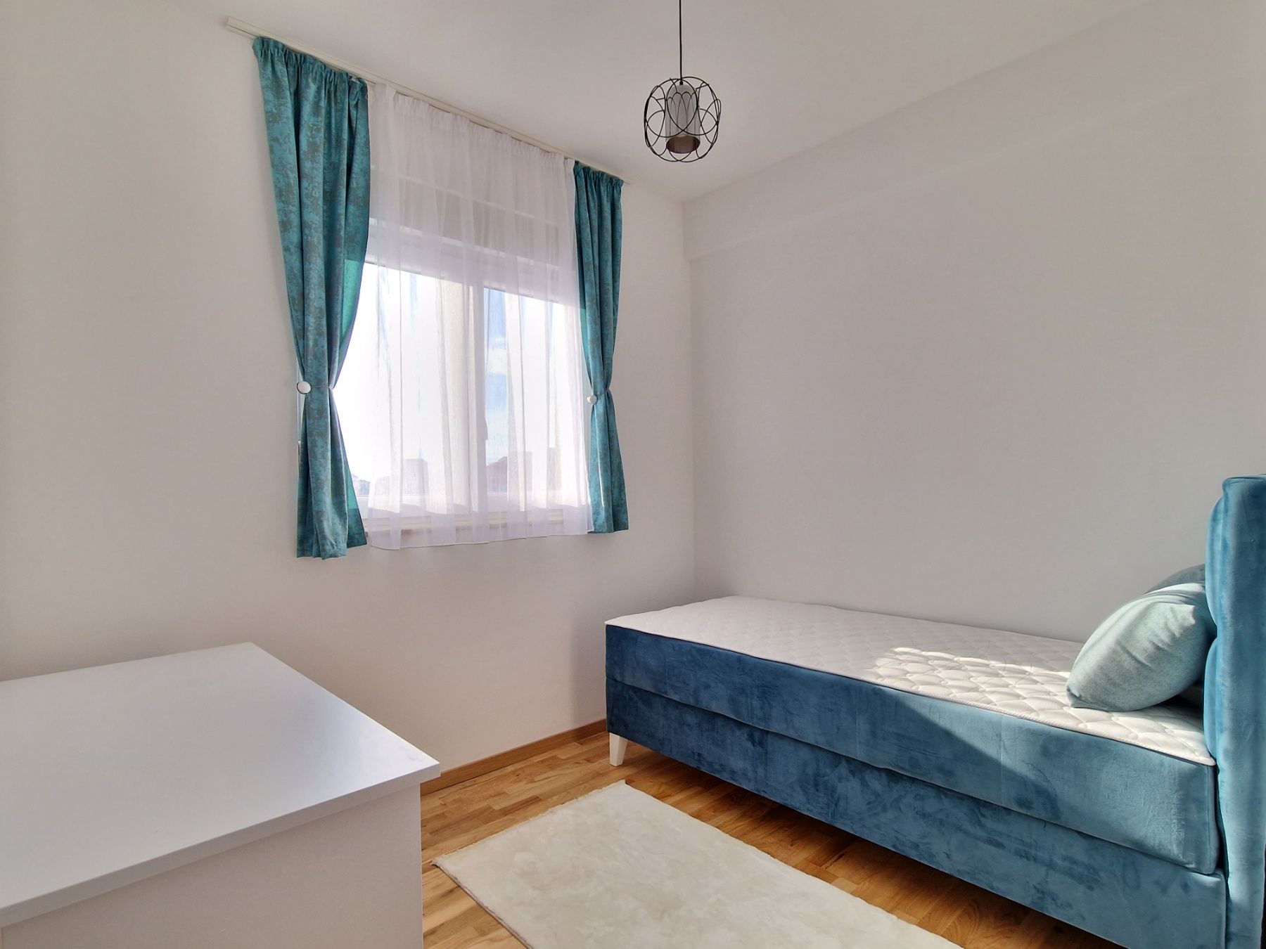 Moderno opremljen dvosoban stan 48m2 u novoj stambenoj zgradi sa fantastičnim pogledom na more,Becici (NA DUZI PERIOD,DOSTUPAN OD 01.09) - Amfora Real Estate