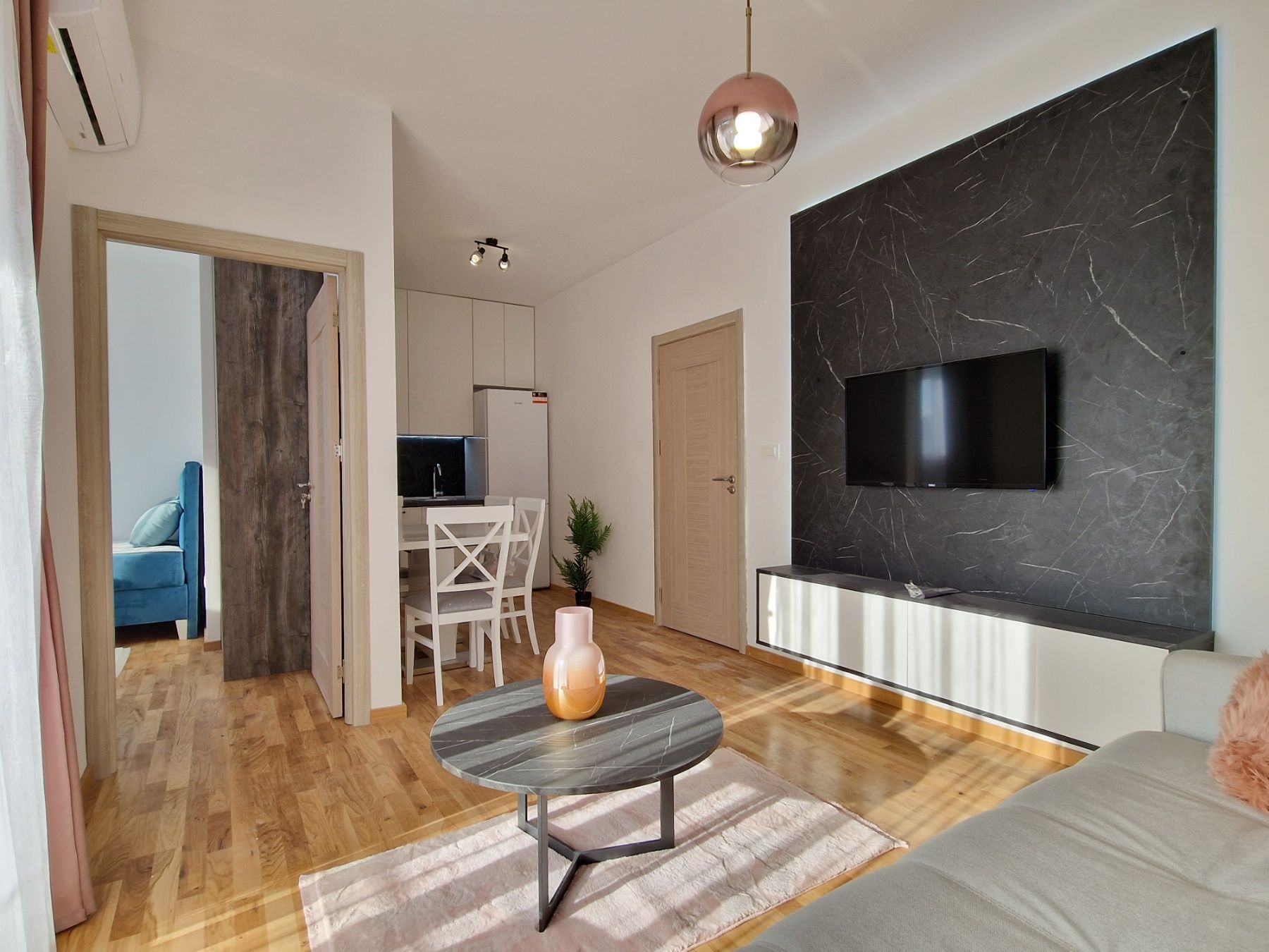 Moderno opremljen dvosoban stan 48m2 u novoj stambenoj zgradi sa fantastičnim pogledom na more,Becici (NA DUZI PERIOD,DOSTUPAN OD 01.09) - Amfora Real Estate