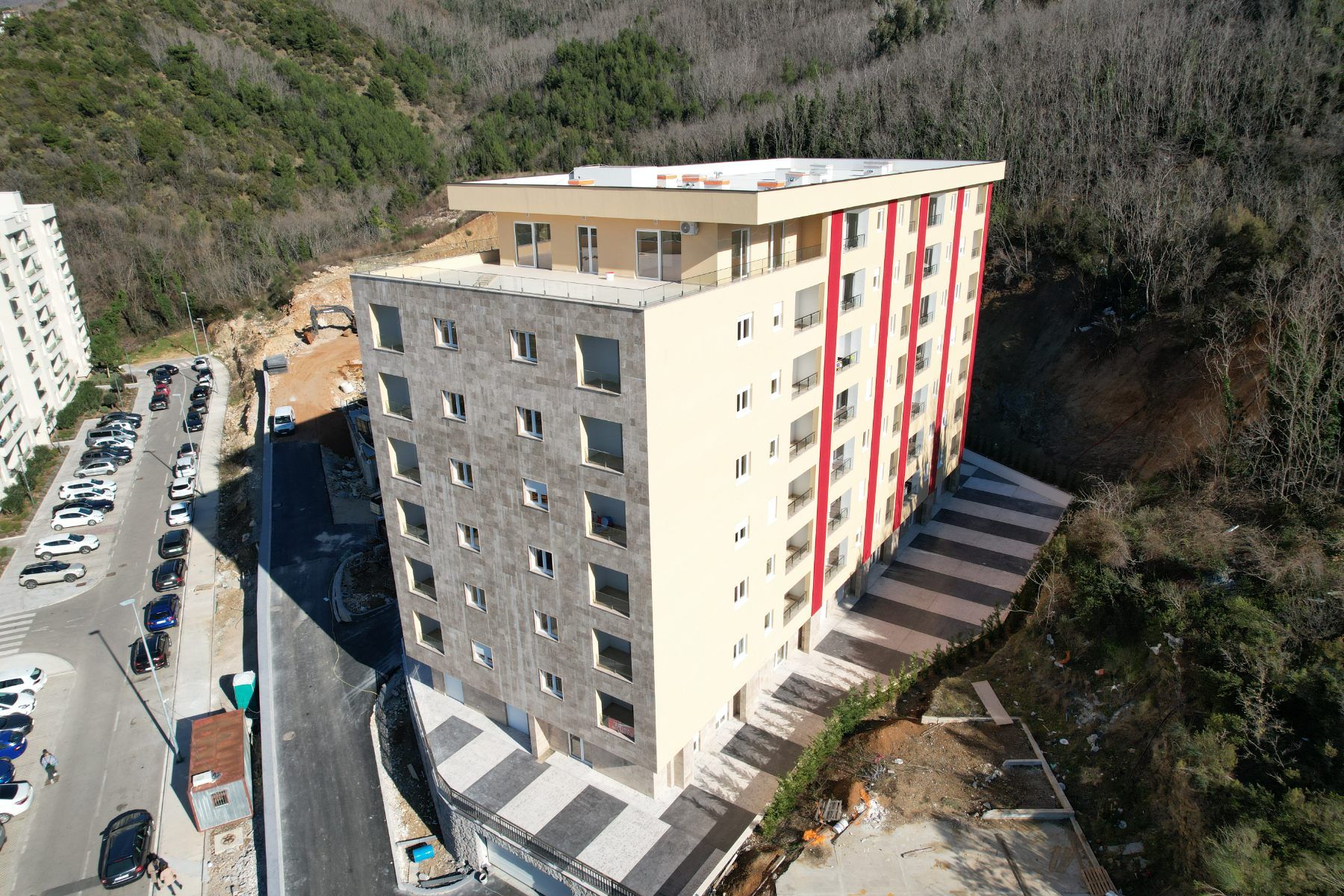 Moderno opremljen dvosoban stan 48m2 u novoj stambenoj zgradi sa fantastičnim pogledom na more,Becici (NA DUZI PERIOD,DOSTUPAN OD 01.09) - Amfora Real Estate