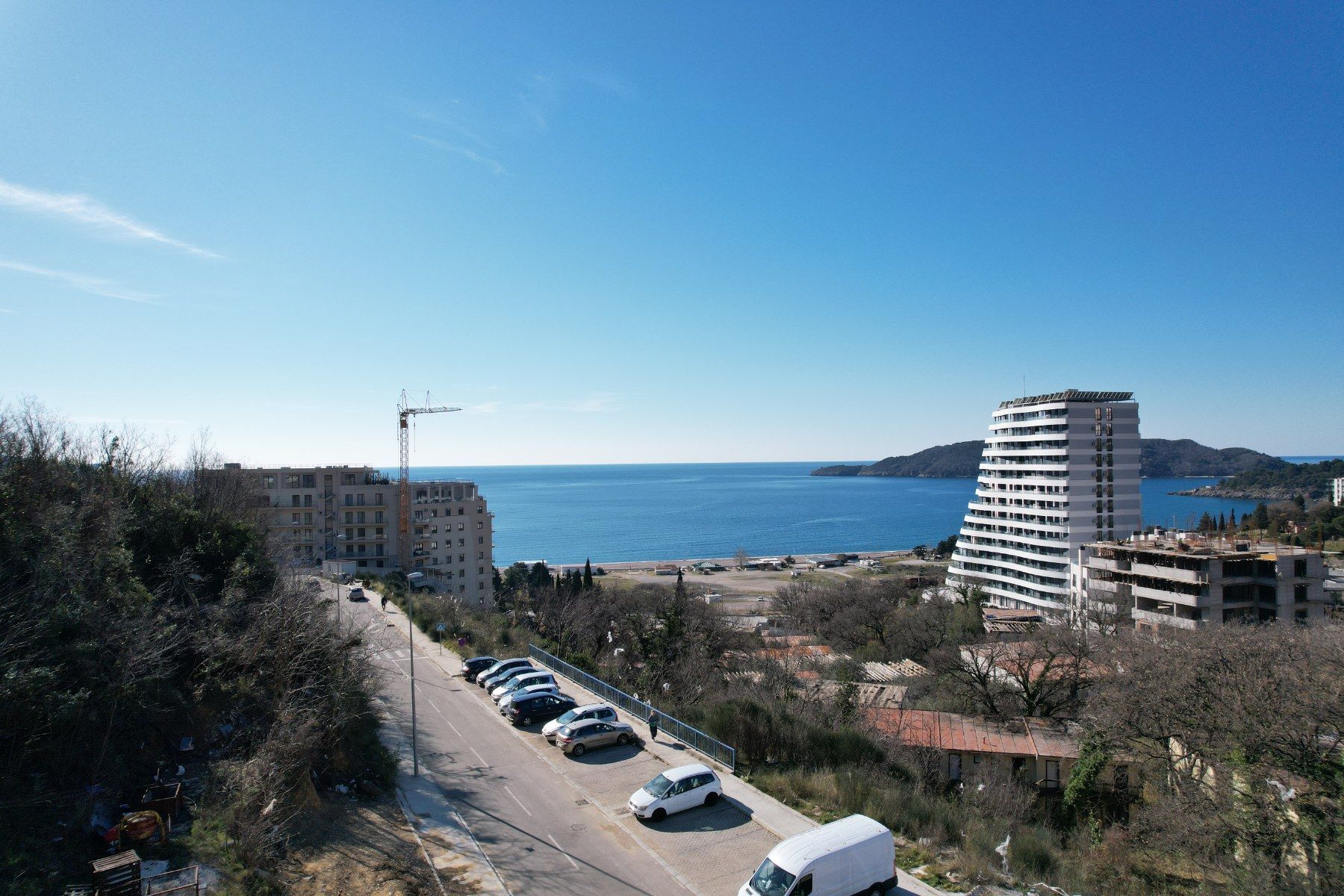 Moderno opremljen dvosoban stan 48m2 u novoj stambenoj zgradi sa fantastičnim pogledom na more,Becici (NA DUZI PERIOD,DOSTUPAN OD 01.09) - Amfora Real Estate