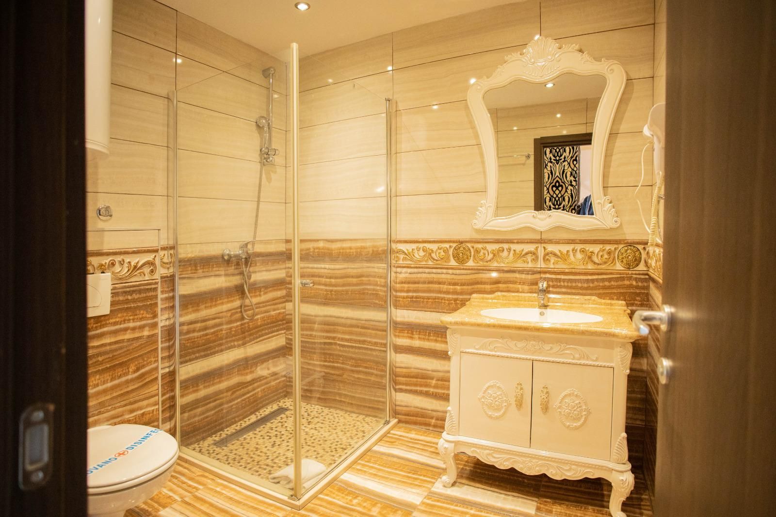 Lux dvosoban apartman u hotelsko apartmanskom kompleksu Kraljevi čardaci Spa-KOPAONIK - Amfora Real Estate