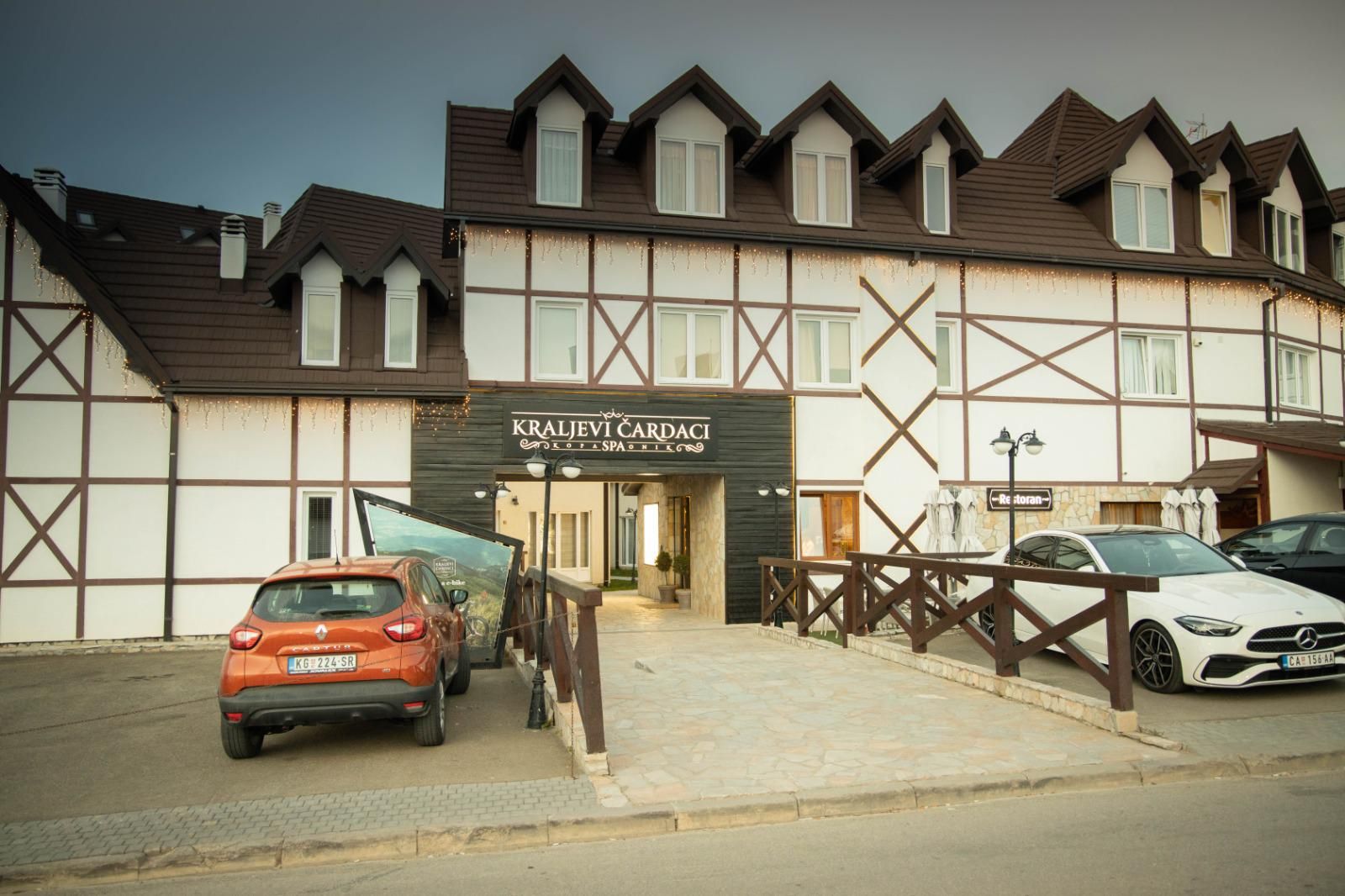 Lux dvosoban apartman u hotelsko apartmanskom kompleksu Kraljevi čardaci Spa-KOPAONIK - Amfora Real Estate