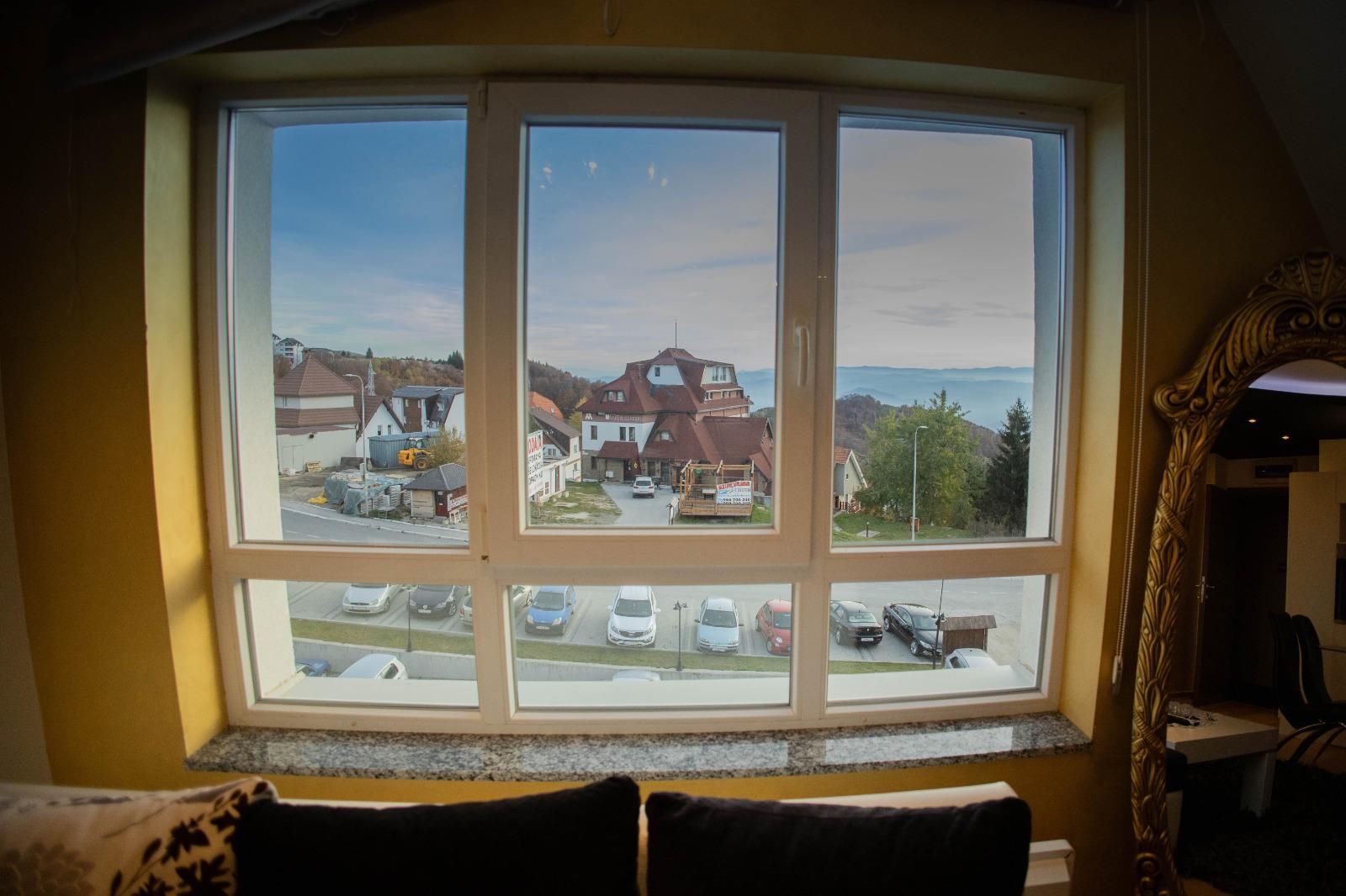 Lux dvosoban apartman u hotelsko apartmanskom kompleksu Kraljevi čardaci Spa-KOPAONIK - Amfora Real Estate