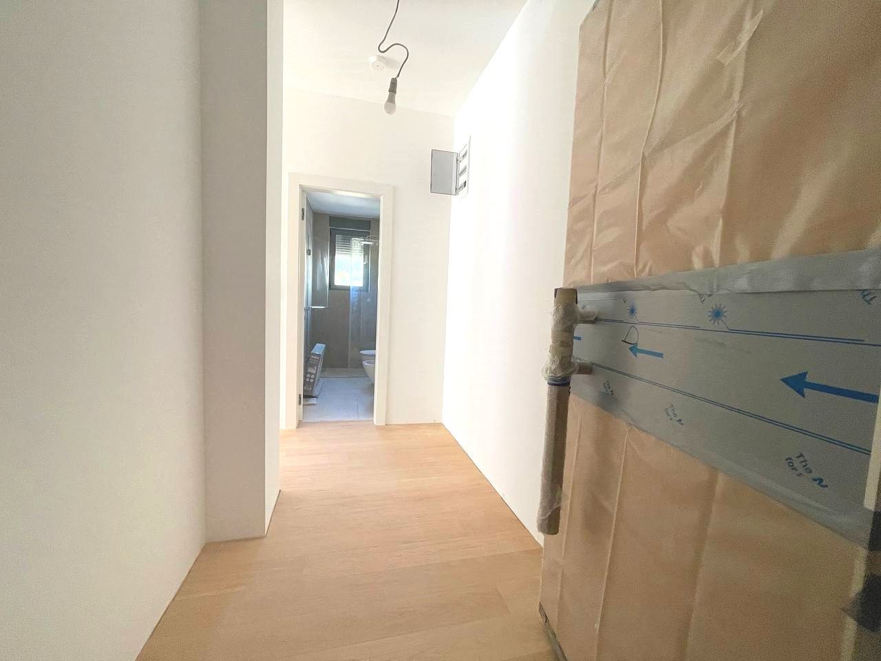amforaproperty.com/Jednosoban stan 54m2+10m2 GRATIS zelene terase,u novom kompleksu sa bazenom, SPA i pogledom na more - BECICI