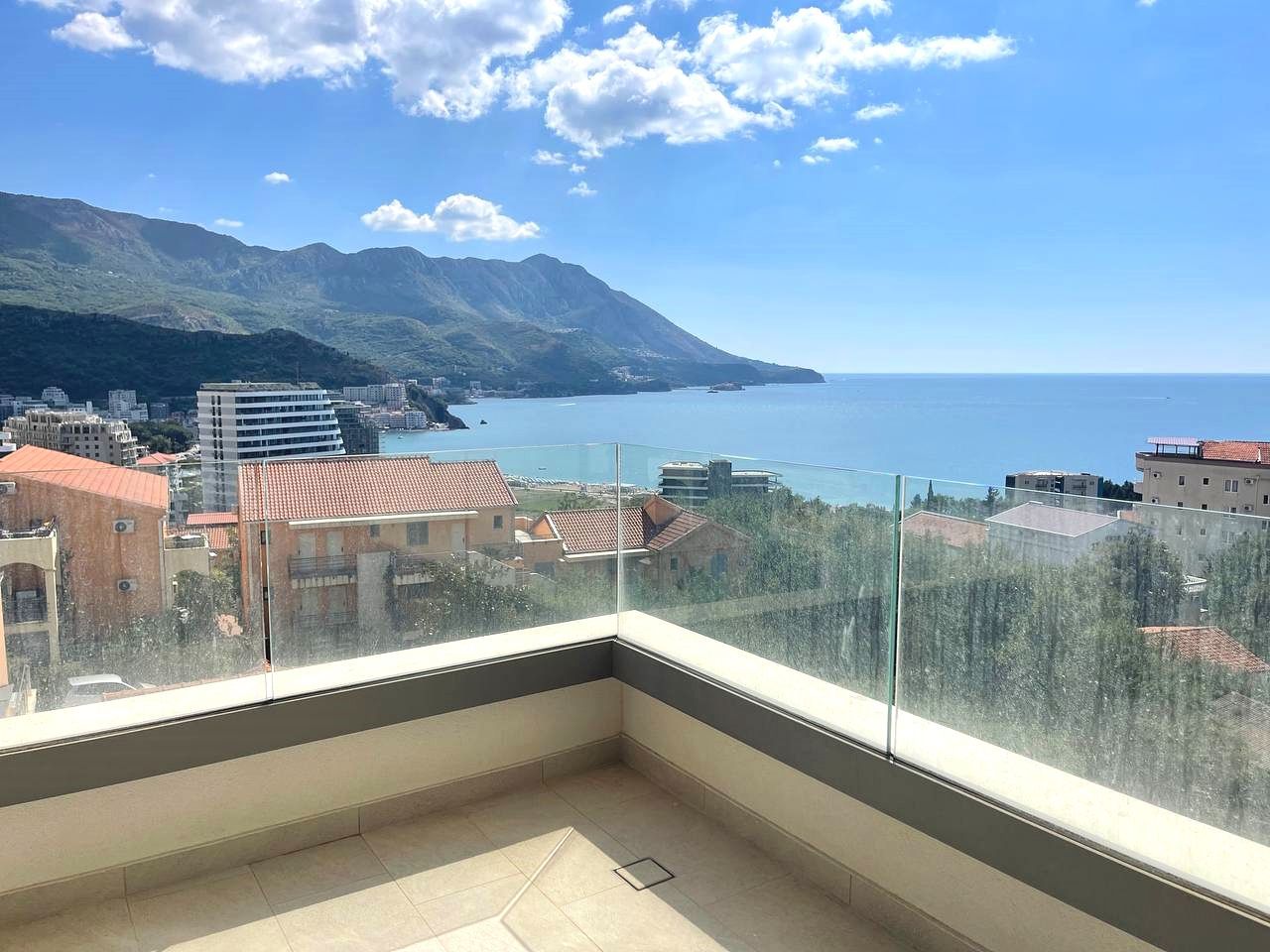 amforaproperty.com/Jednosoban stan 40m2+1m2 GRATIS zelene terase,u novom kompleksu sa bazenom, SPA i pogledom na more - BECICI