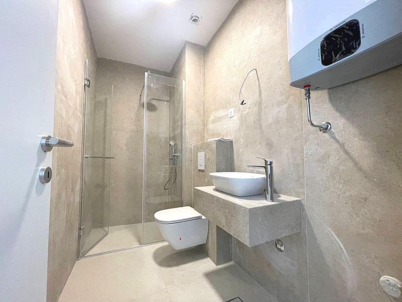 amforaproperty.com/Jednosoban stan 40m2+1m2 GRATIS zelene terase,u novom kompleksu sa bazenom, SPA i pogledom na more - BECICI