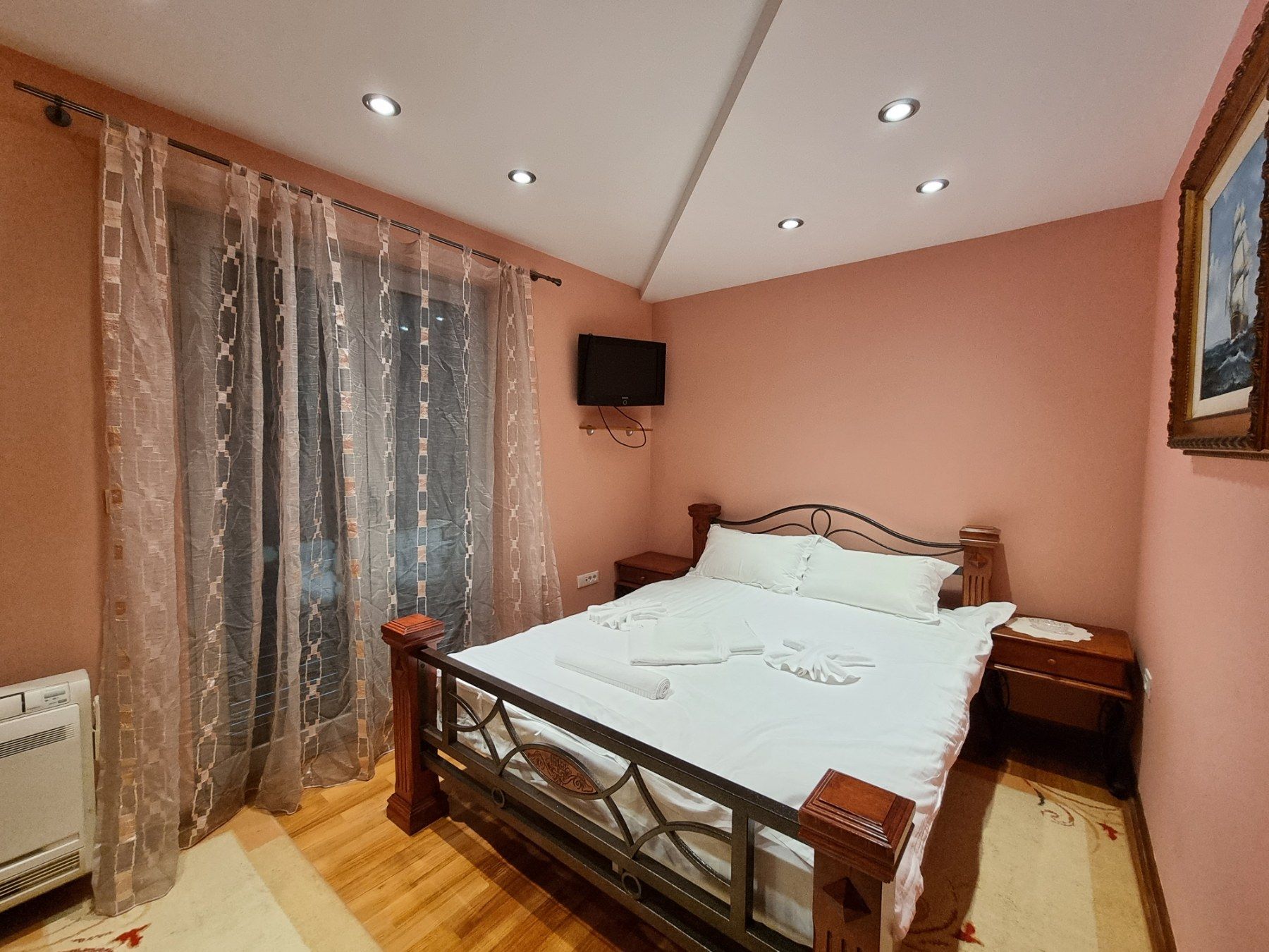 Nov potpuno opremljen dvosoban stan 85m2 u visokokvalitetnoj zgradi drogerije Kuća hemije u Budvi. - Amfora Real Estate