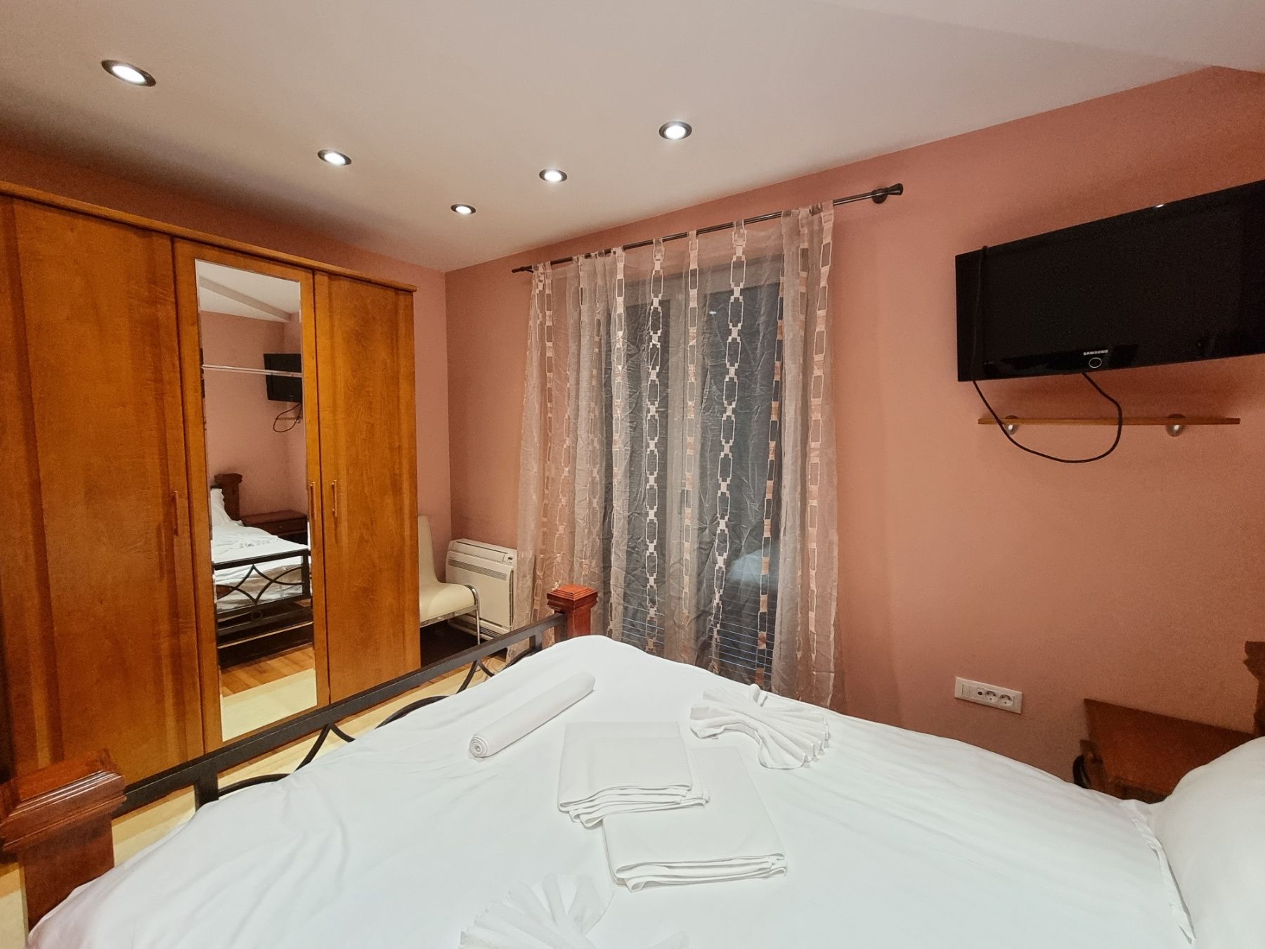 Nov potpuno opremljen dvosoban stan 85m2 u visokokvalitetnoj zgradi drogerije Kuća hemije u Budvi. - Amfora Real Estate