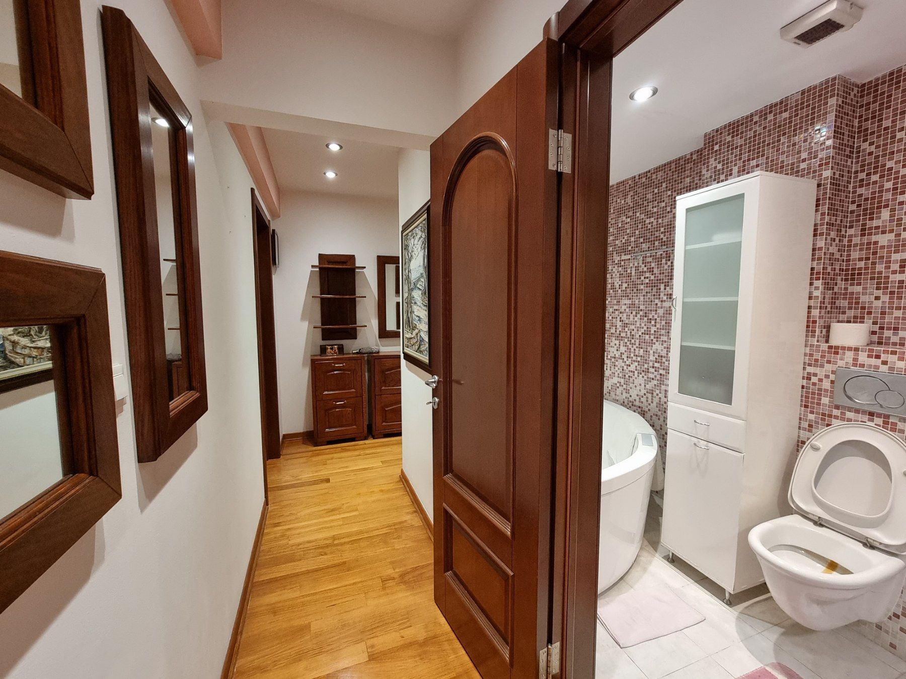 Nov potpuno opremljen dvosoban stan 85m2 u visokokvalitetnoj zgradi drogerije Kuća hemije u Budvi. - Amfora Real Estate