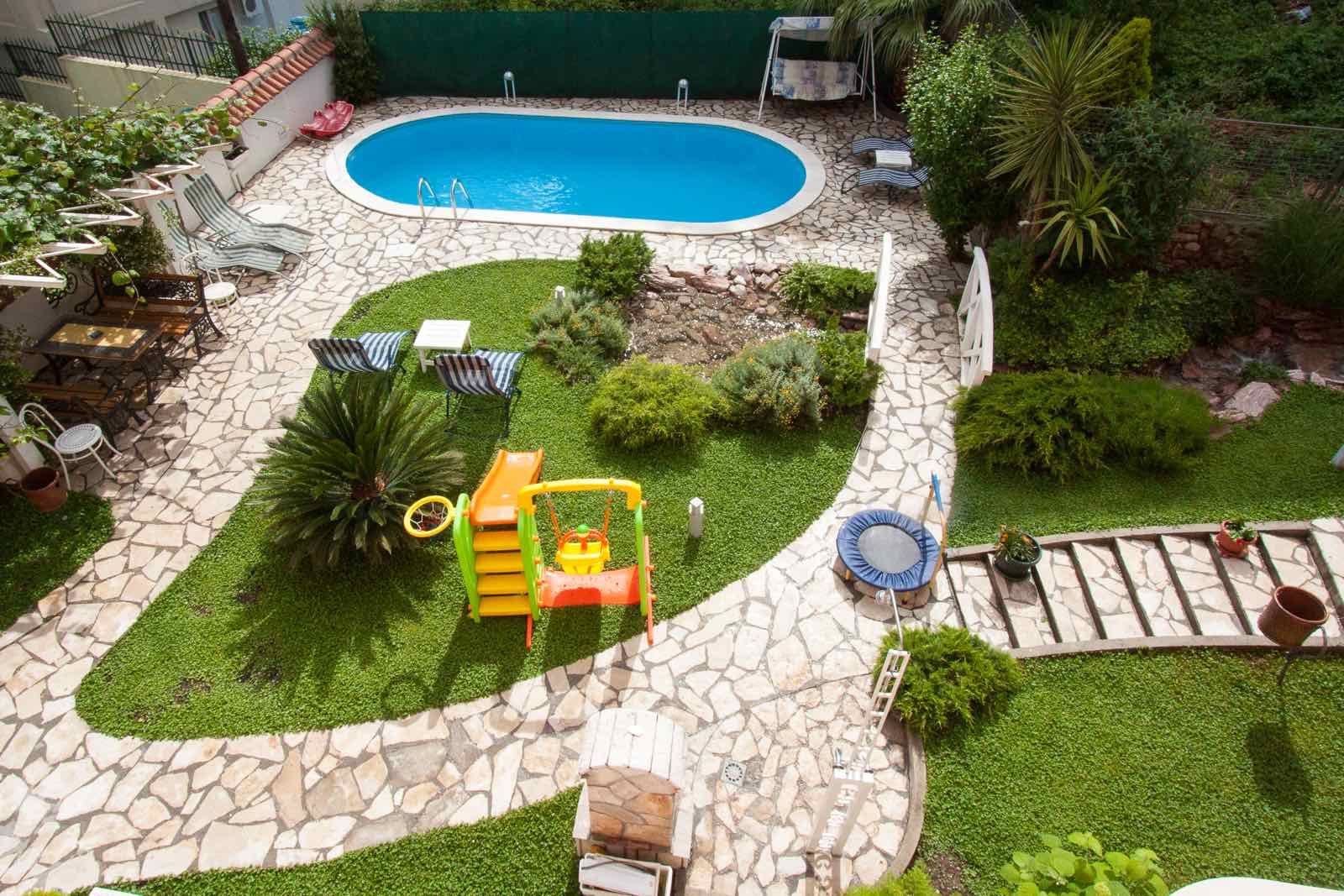 Luksuzna vila 600m2 sa bazenom i uredjenim dvorištem,Petrovac (Budva) - Amfora Real Estate