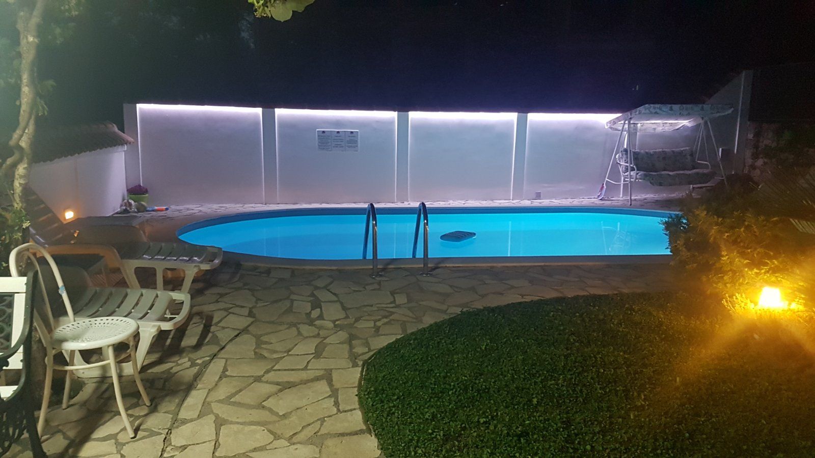 Luksuzna vila 600m2 sa bazenom i uredjenim dvorištem,Petrovac (Budva) - Amfora Real Estate
