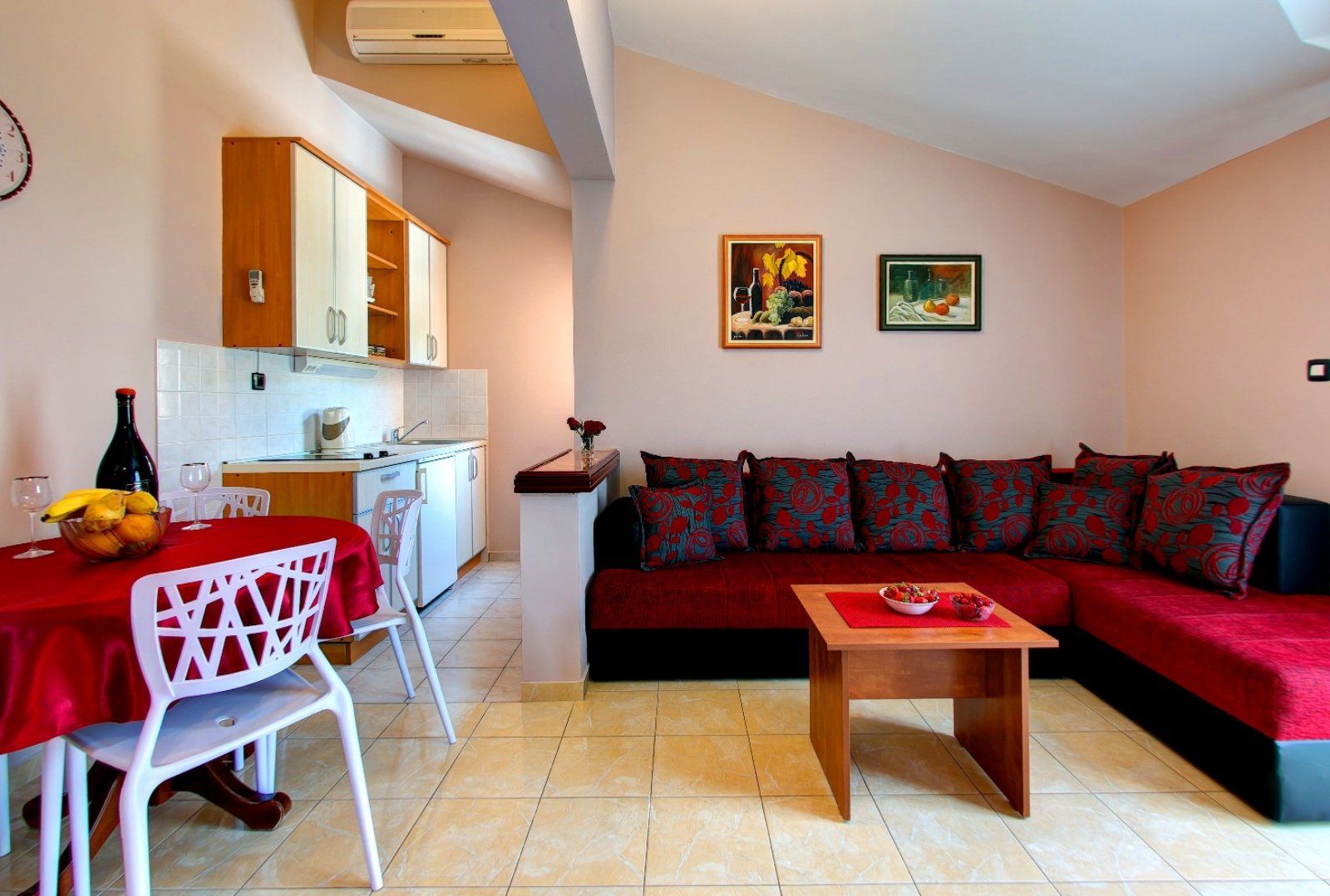 Luksuzna vila 600m2 sa bazenom i uredjenim dvorištem,Petrovac (Budva) - Amfora Real Estate