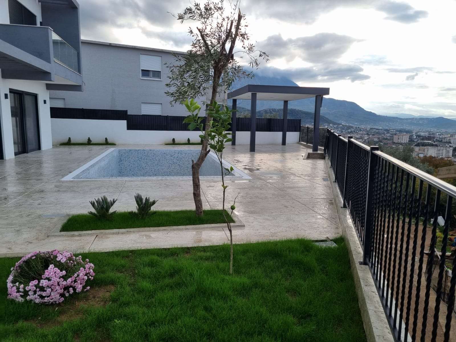 Luksuzna vila 280m2 sa bazenom i panoramskim pogledom na more,Šušan, Barska rivijera. - Amfora Real Estate