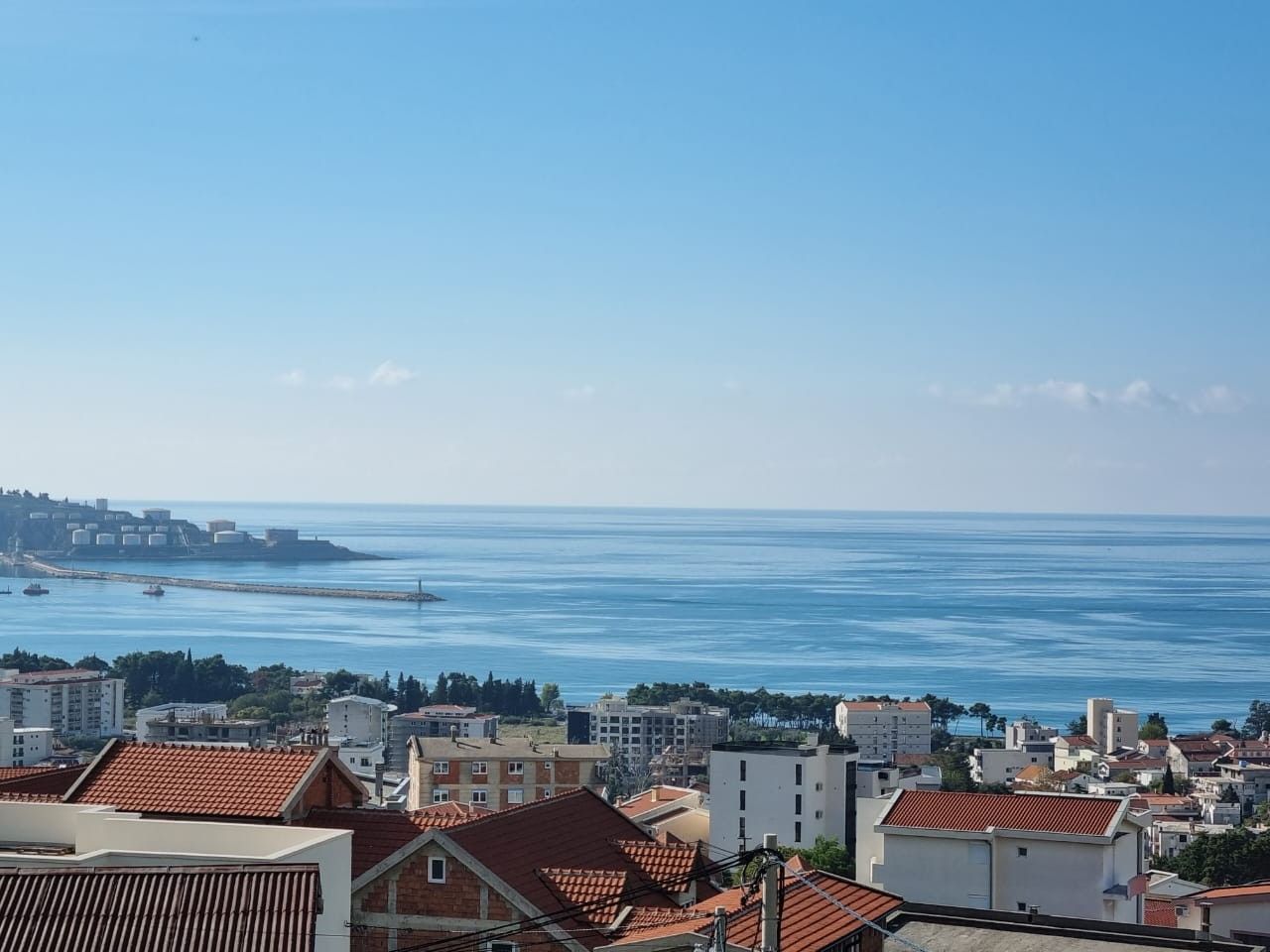 Luksuzna vila 280m2 sa bazenom i panoramskim pogledom na more,Šušan, Barska rivijera. - Amfora Real Estate