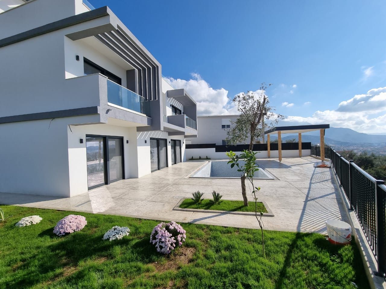 Luksuzna vila 280m2 sa bazenom i panoramskim pogledom na more,Šušan, Barska rivijera. - Amfora Real Estate