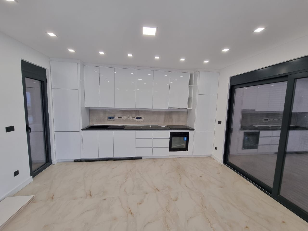 Luksuzna vila 280m2 sa bazenom i panoramskim pogledom na more,Šušan, Barska rivijera. - Amfora Real Estate