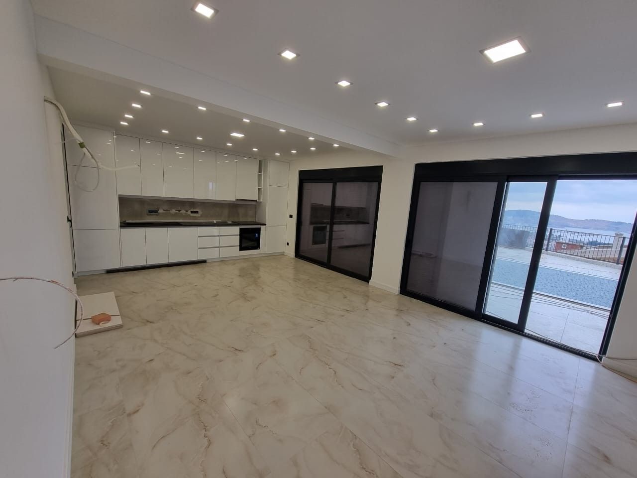 Luksuzna vila 280m2 sa bazenom i panoramskim pogledom na more,Šušan, Barska rivijera. - Amfora Real Estate