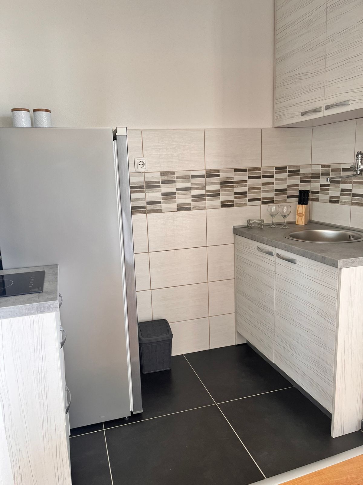 Prodaje se kuća površine 175m2 u Sutomoru. - Amfora Real Estate