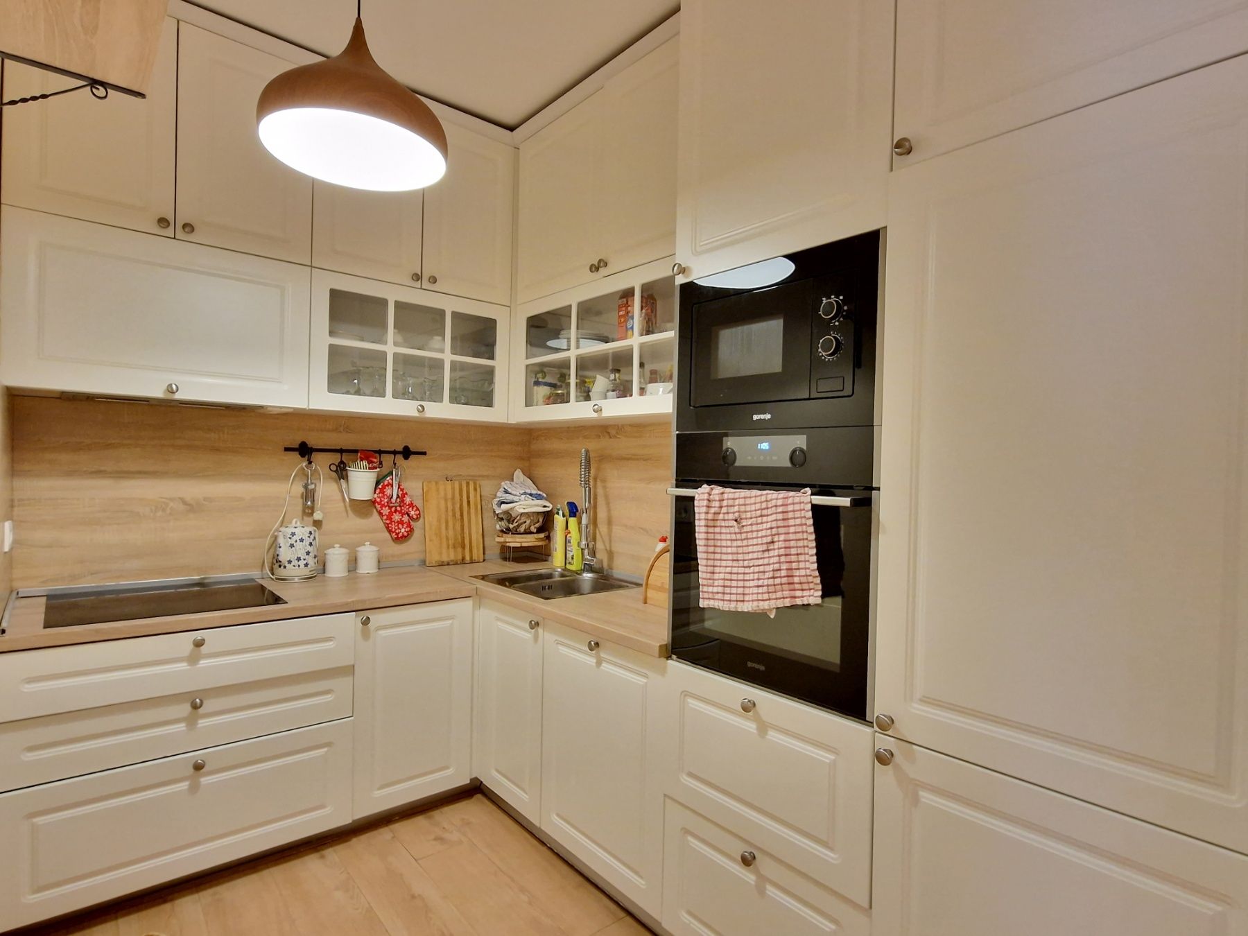 Trosoban moderno opremljen stan ,u novom kompleksu The Old Bakery u Budvi. - Amfora Real Estate