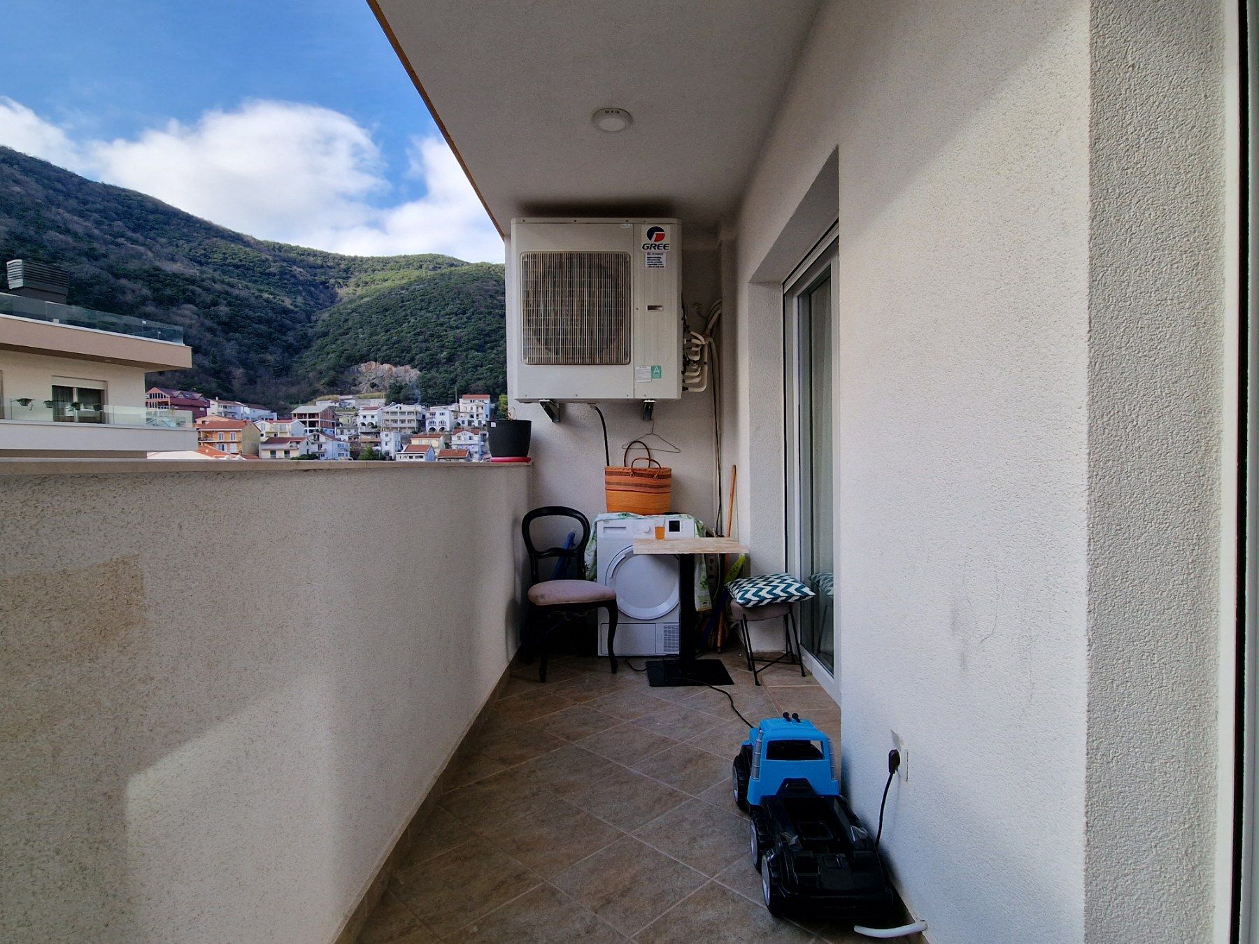 Trosoban moderno opremljen stan ,u novom kompleksu The Old Bakery u Budvi. - Amfora Real Estate