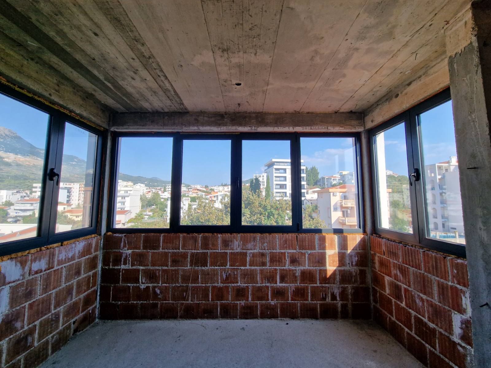 amforaproperty.com/Na prodaju cela stambena zgrada 1000m2 sa placem 530m2 ,Dobre Vode, Bar.